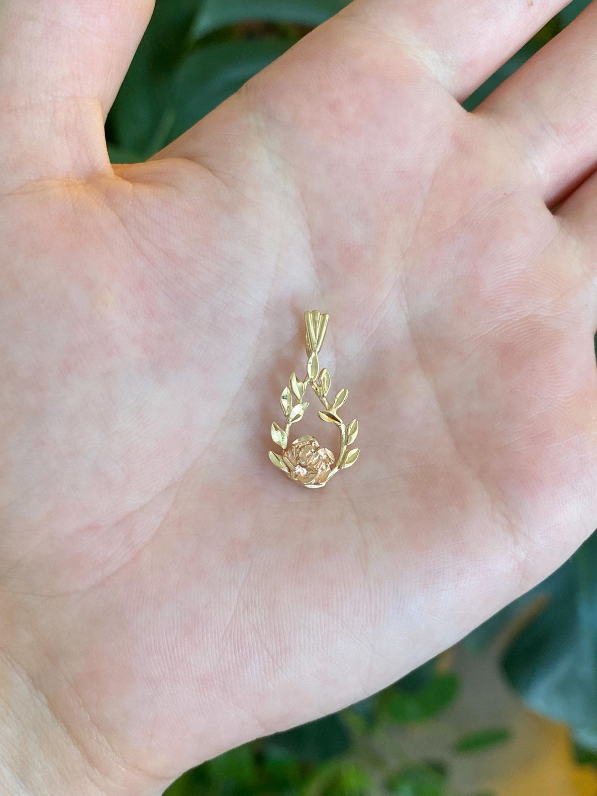 Vintage Solid 14k Yellow & Rose Gold Diamond Cut Rose Leaves Charm