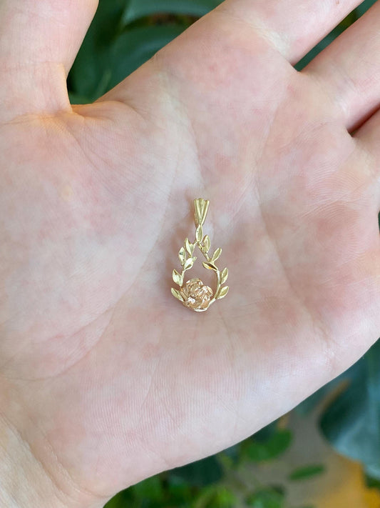 Vintage Solid 14k Yellow & Rose Gold Diamond Cut Rose Leaves Charm