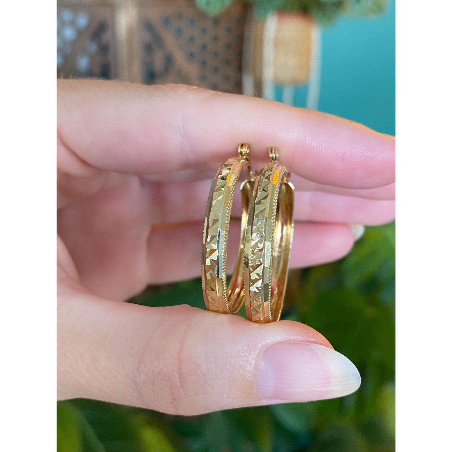 Vintage Solid 14k Yellow Gold Diamond Cut Hoop Earrings