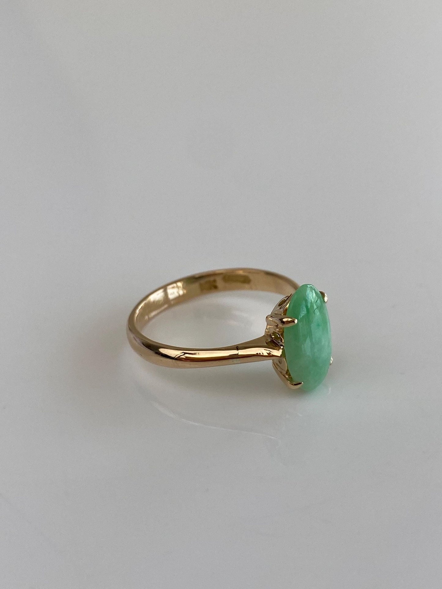 Vintage Solid 14k Yellow Gold Jade Ring - Size 7
