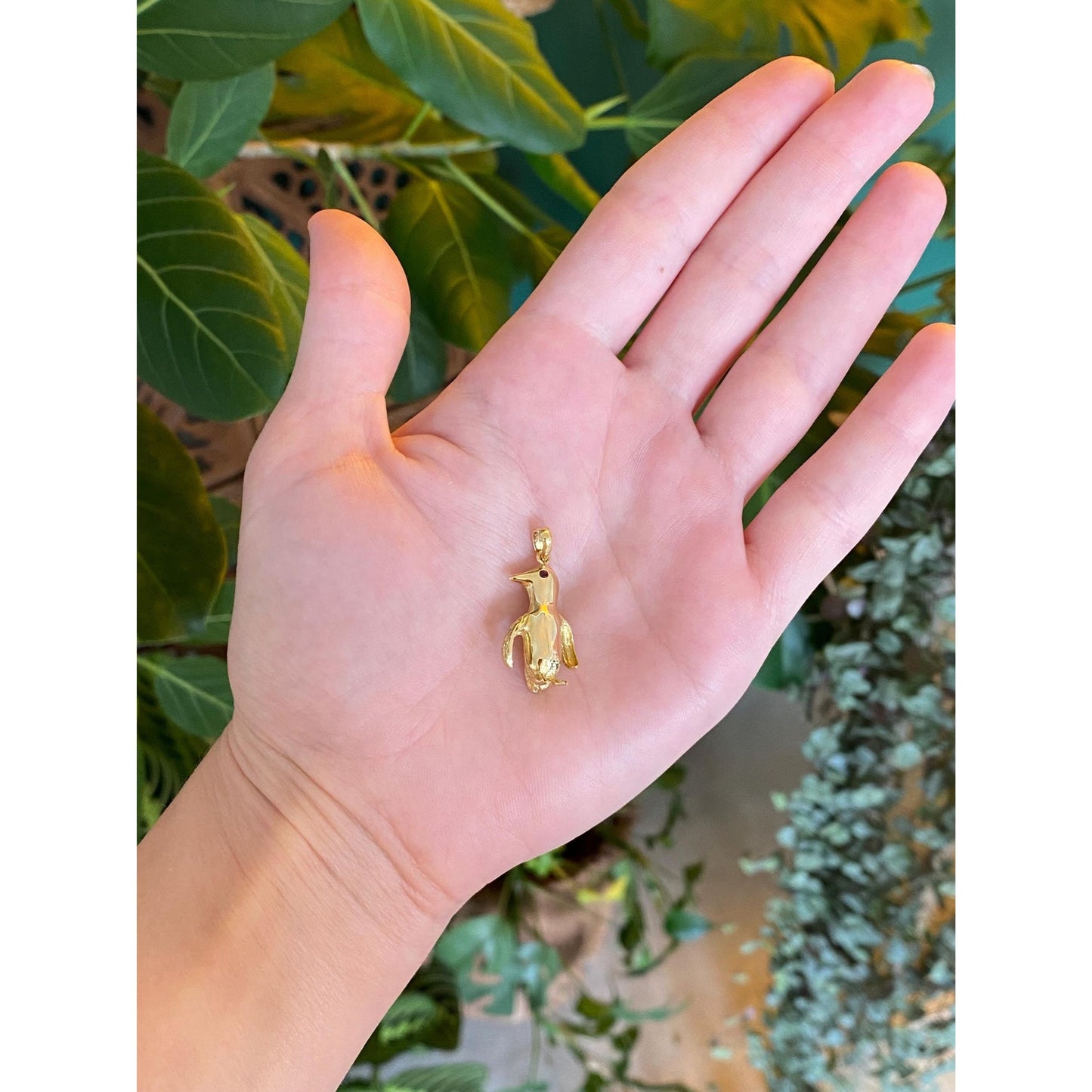 Vintage Solid 18k Yellow Gold Ruby Penguin Charm