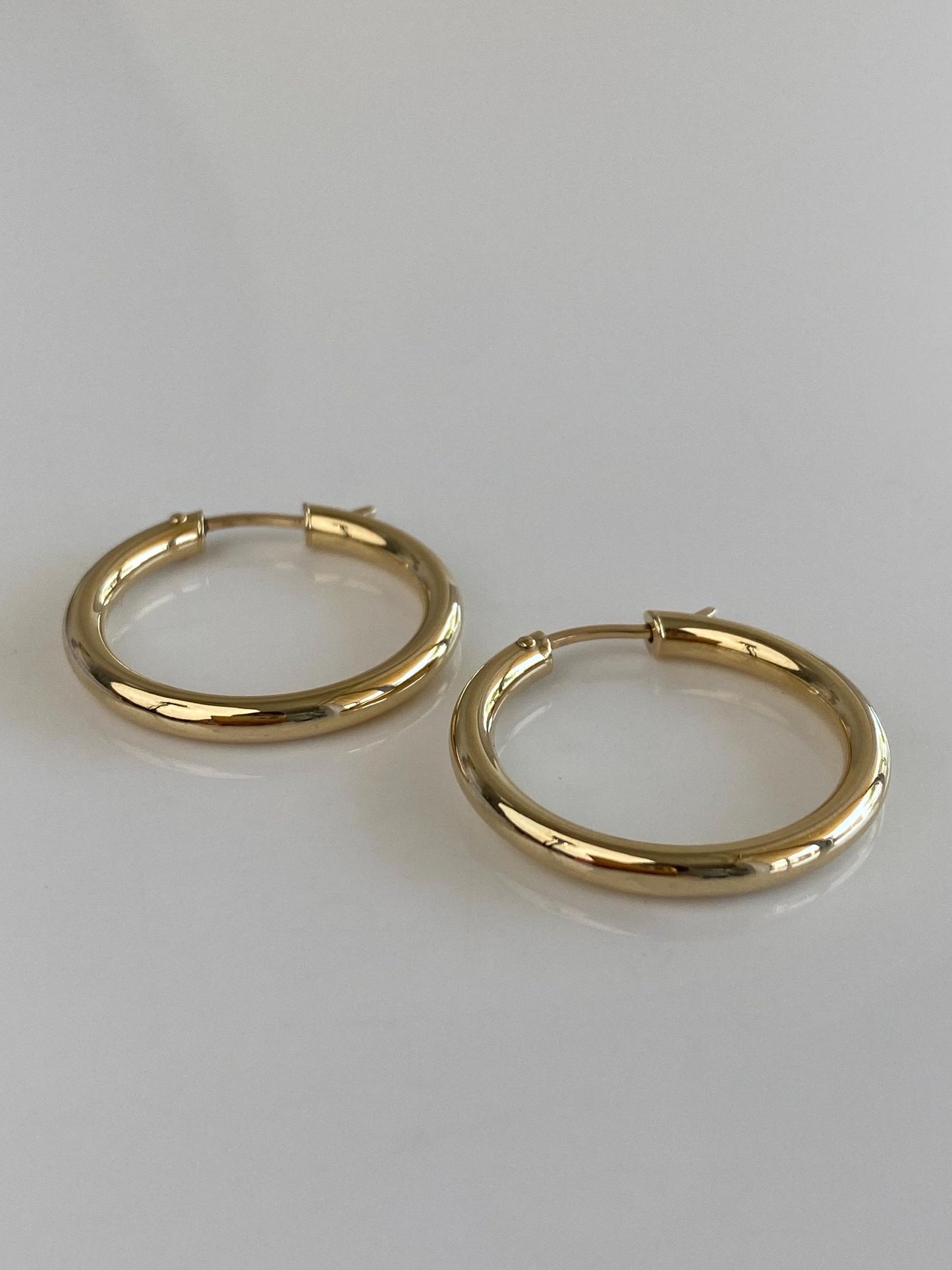 Vintage 14k Yellow Gold Hoop Earrings