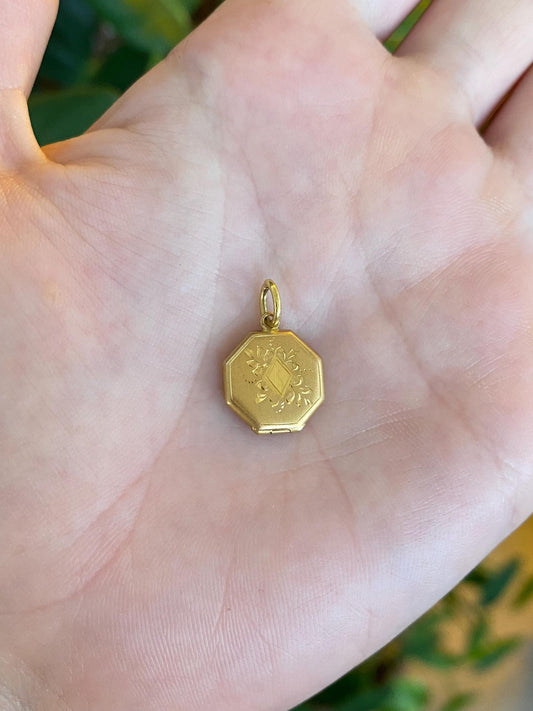 Vintage Solid 10k Yellow Gold Engraved Locket Charm