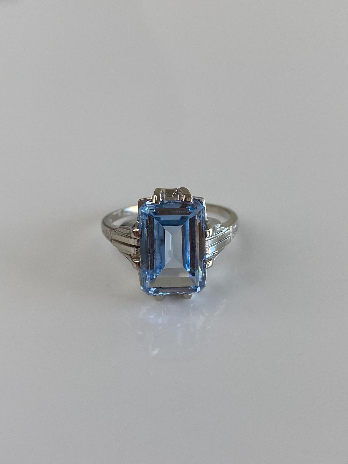 Vintage Solid 14k White Gold Light Blue Spinel Ring - Size 6.5