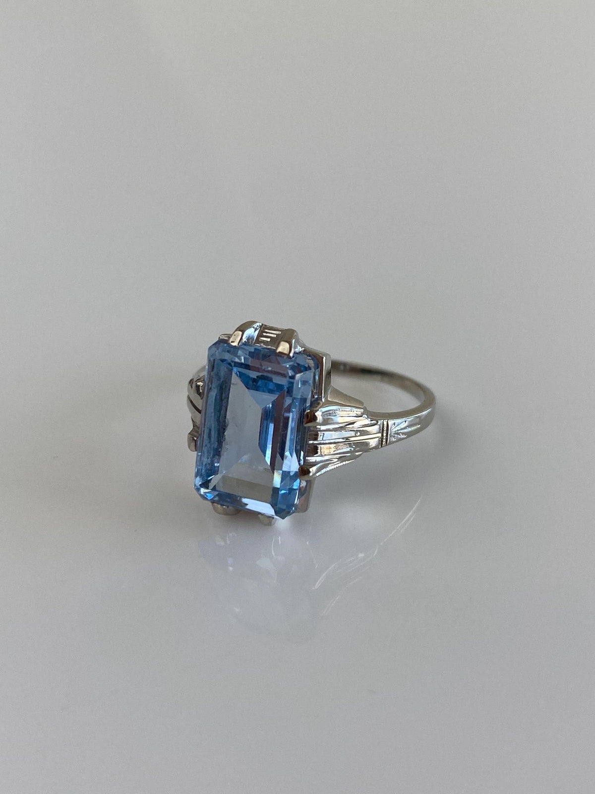 Vintage Solid 14k White Gold Light Blue Spinel Ring - Size 6.5