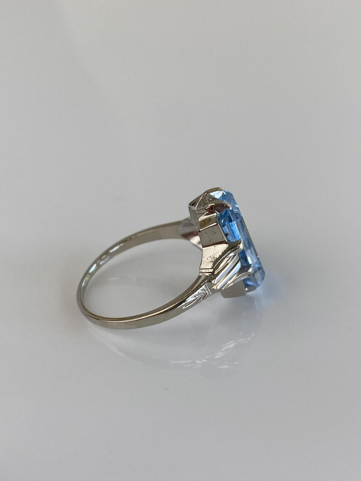 Vintage Solid 14k White Gold Light Blue Spinel Ring - Size 6.5