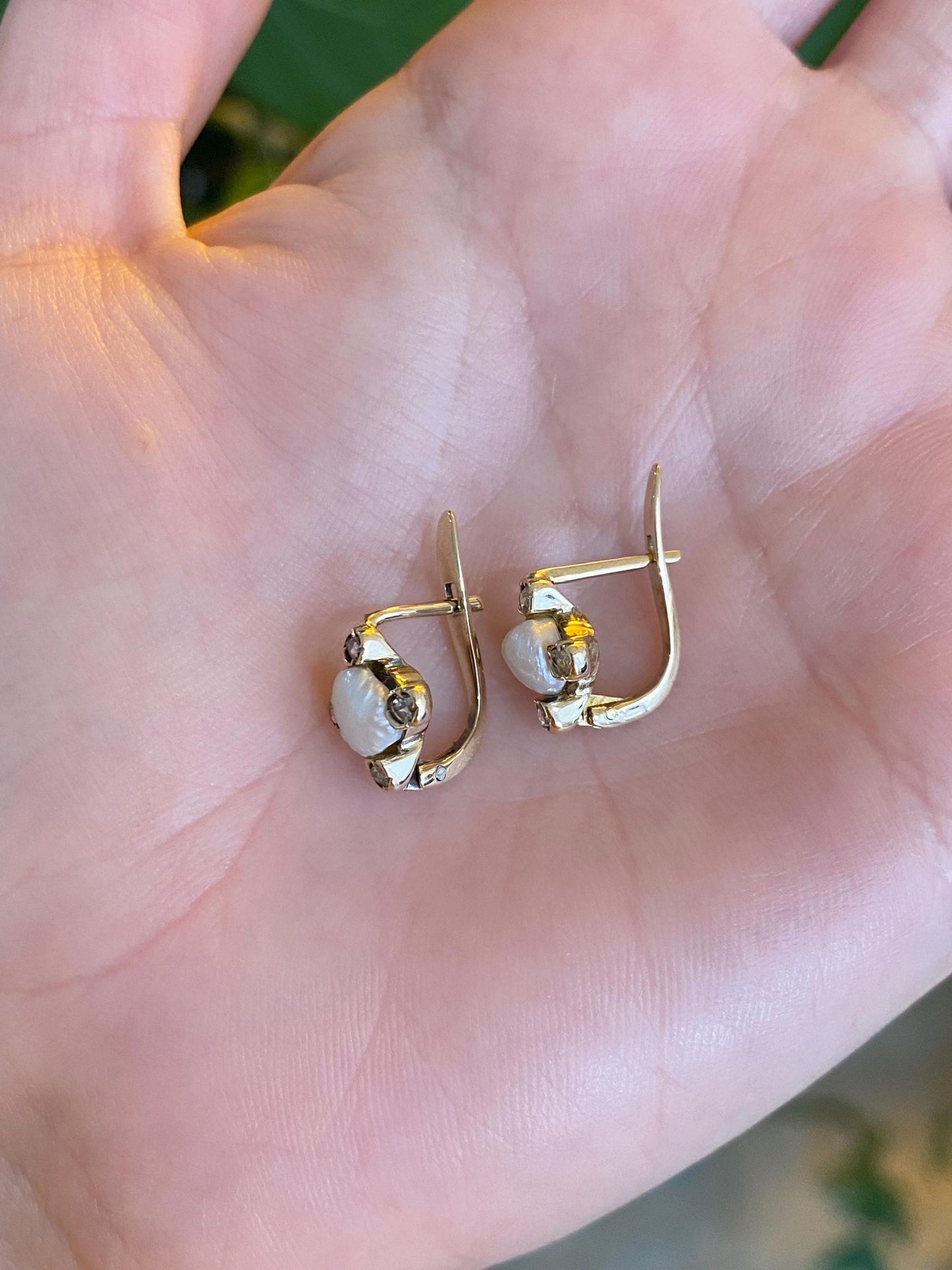 Vintage Solid 14k Yellow Gold Diamond Pearl Drop Earrings