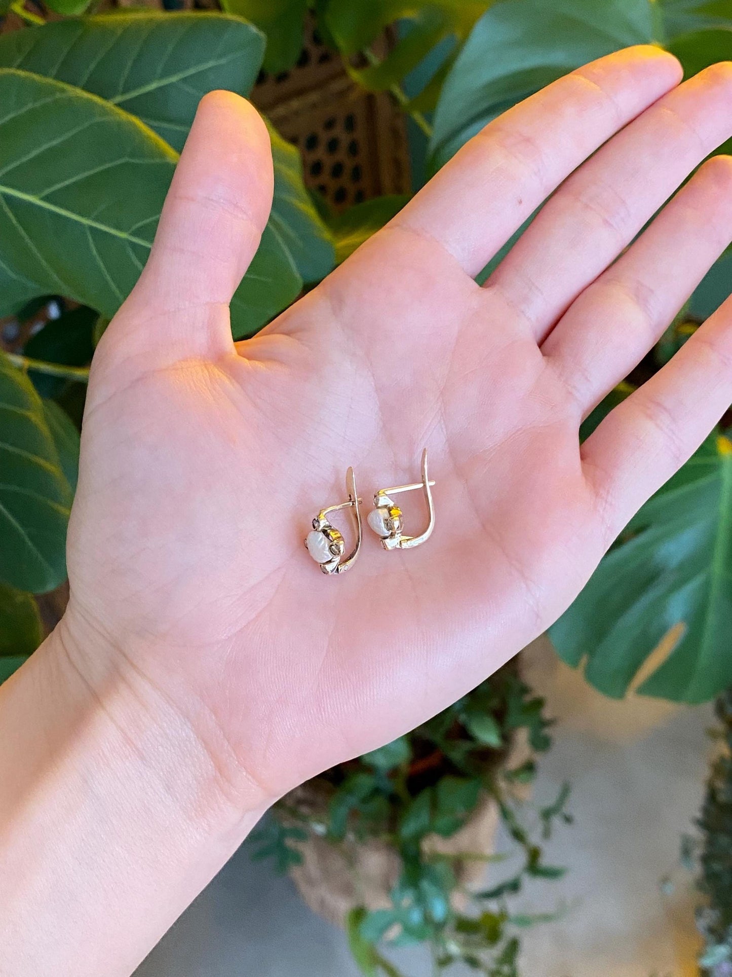 Vintage Solid 14k Yellow Gold Diamond Pearl Drop Earrings