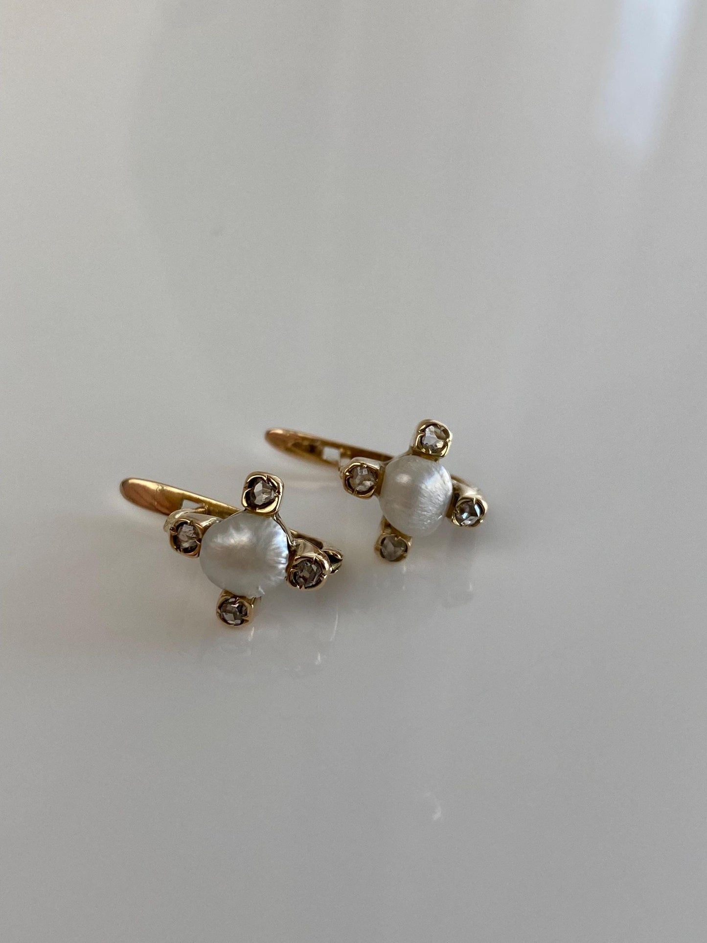 Vintage Solid 14k Yellow Gold Diamond Pearl Drop Earrings