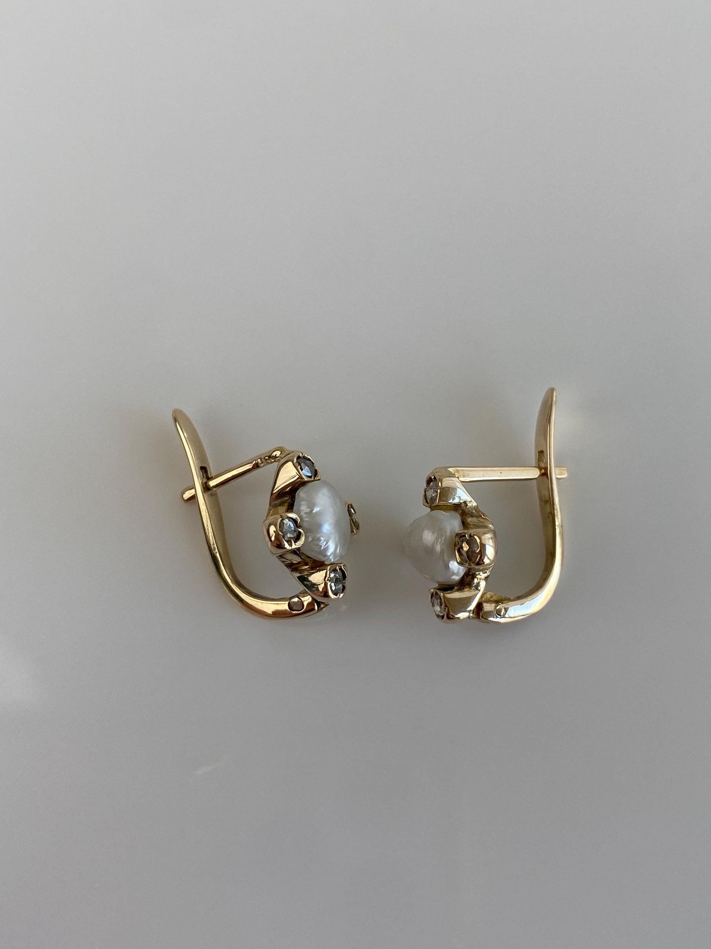 Vintage Solid 14k Yellow Gold Diamond Pearl Drop Earrings
