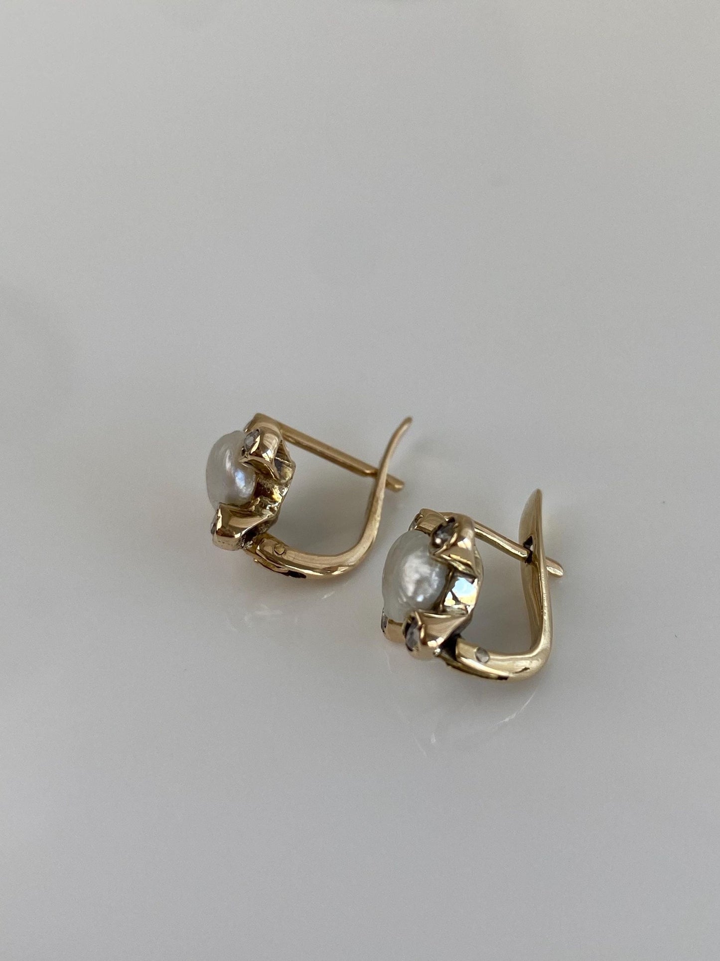 Vintage Solid 14k Yellow Gold Diamond Pearl Drop Earrings