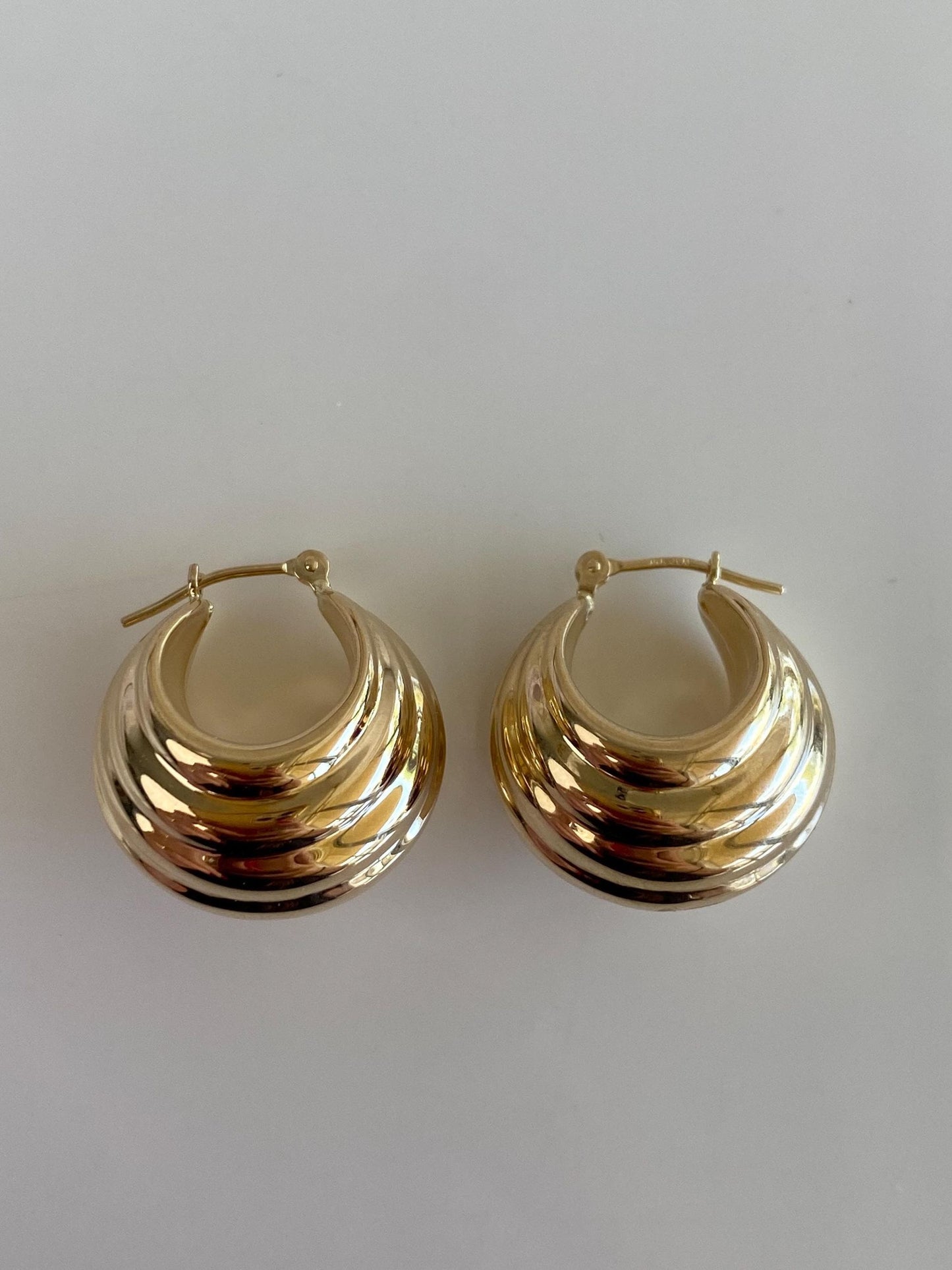 Vintage 14k Yellow Gold Puffy Hoop Earrings