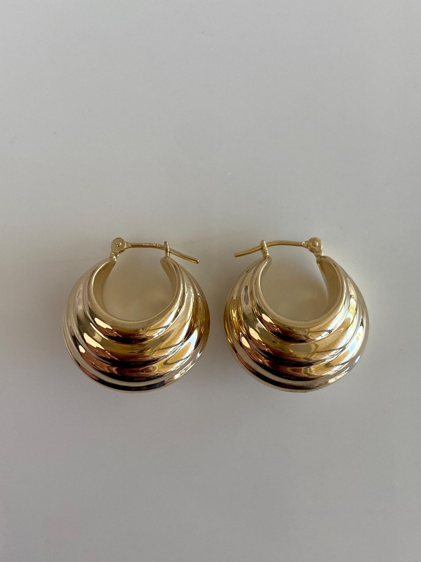 Vintage 14k Yellow Gold Puffy Hoop Earrings