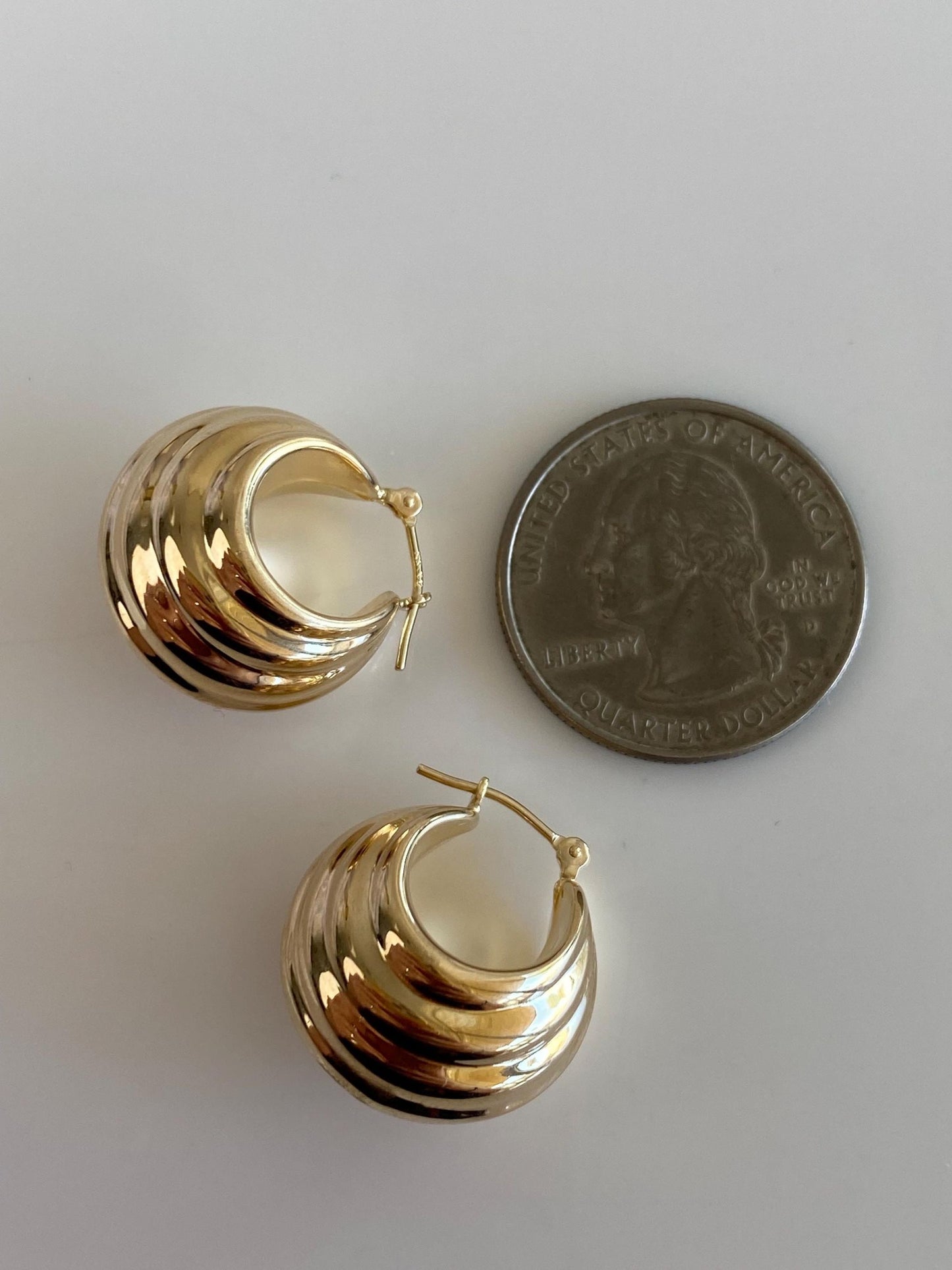 Vintage 14k Yellow Gold Puffy Hoop Earrings
