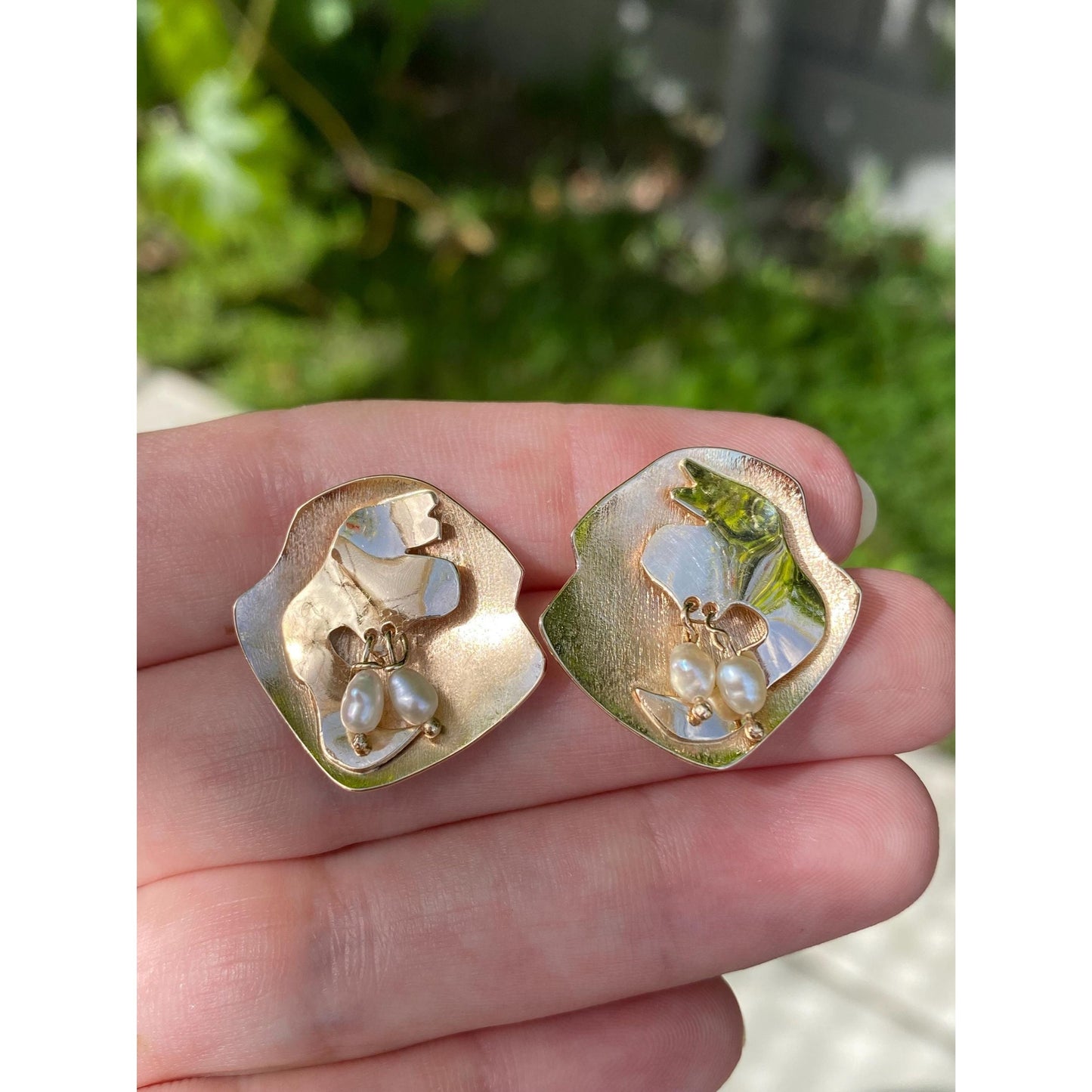 Vintage Solid 14k Yellow Gold Abstract Pearl Dangle Stud Earrings