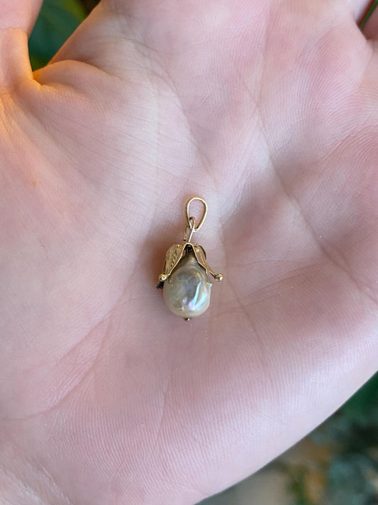 Vintage Solid 14k Yellow Gold Pearl Charm
