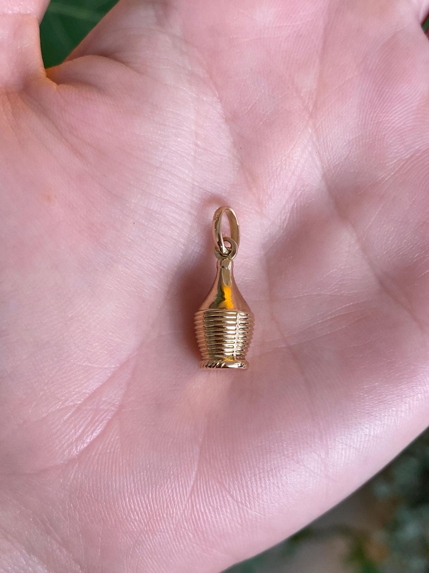 Vintage 18k Yellow Gold Wine Charm