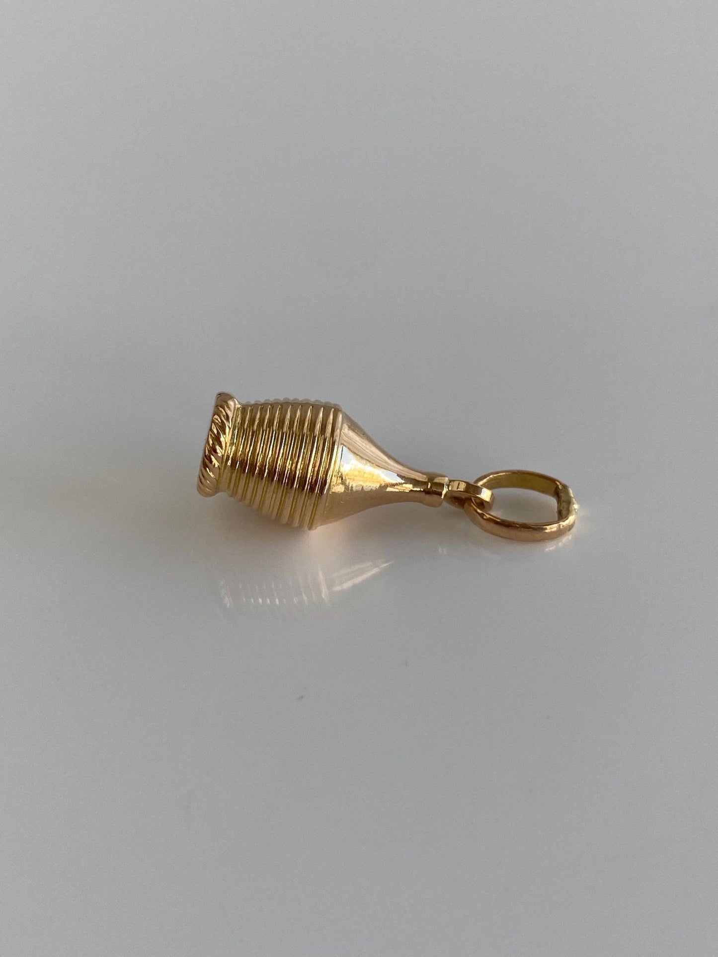 Vintage 18k Yellow Gold Wine Charm