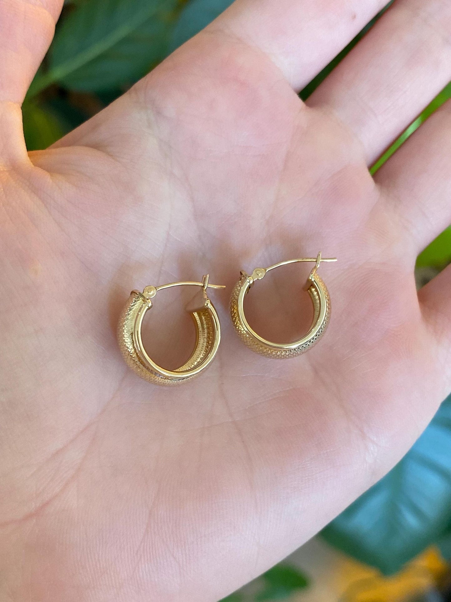 Vintage Solid 14k Yellow Gold Textured Hoop Earrings