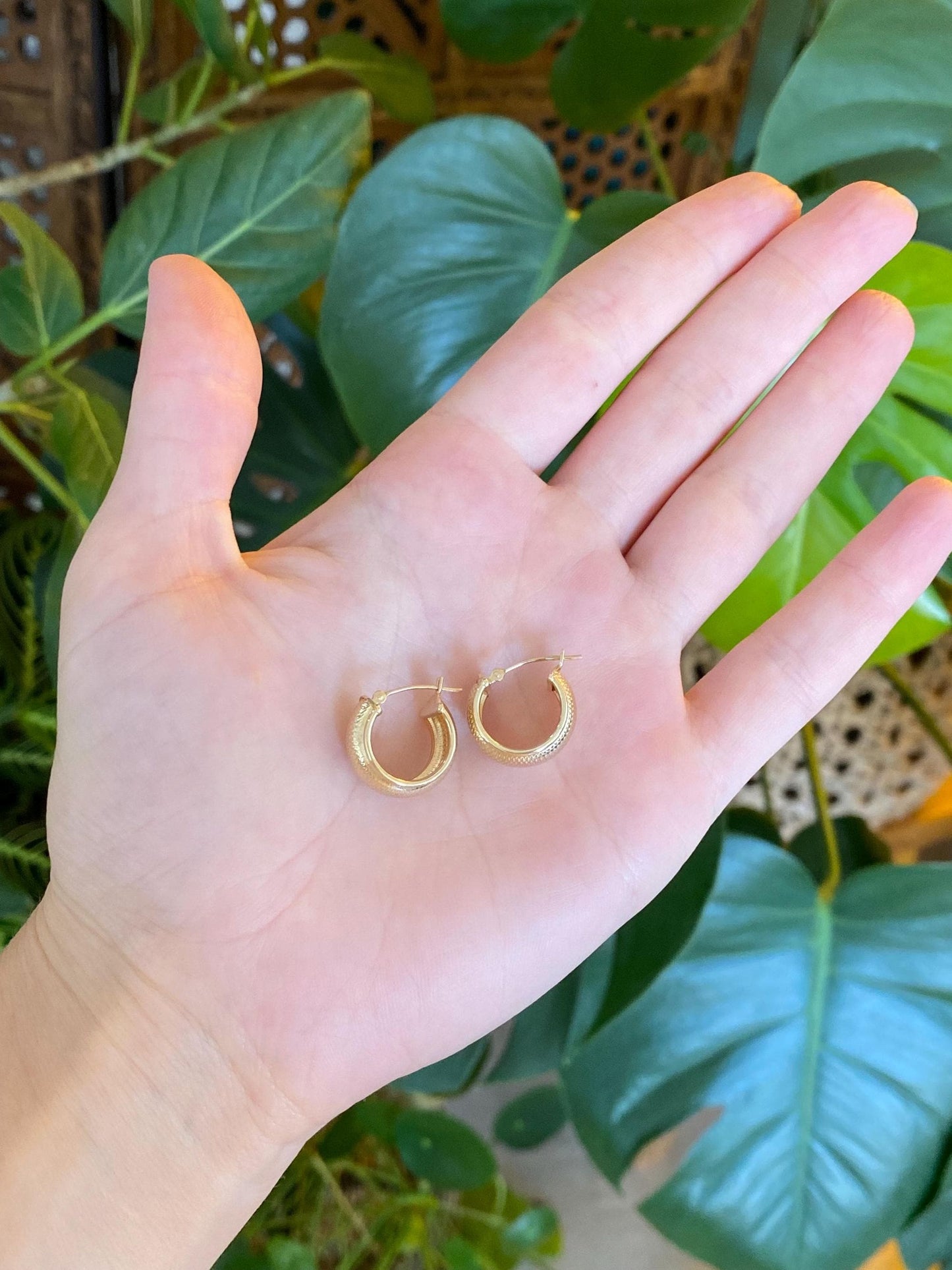 Vintage Solid 14k Yellow Gold Textured Hoop Earrings