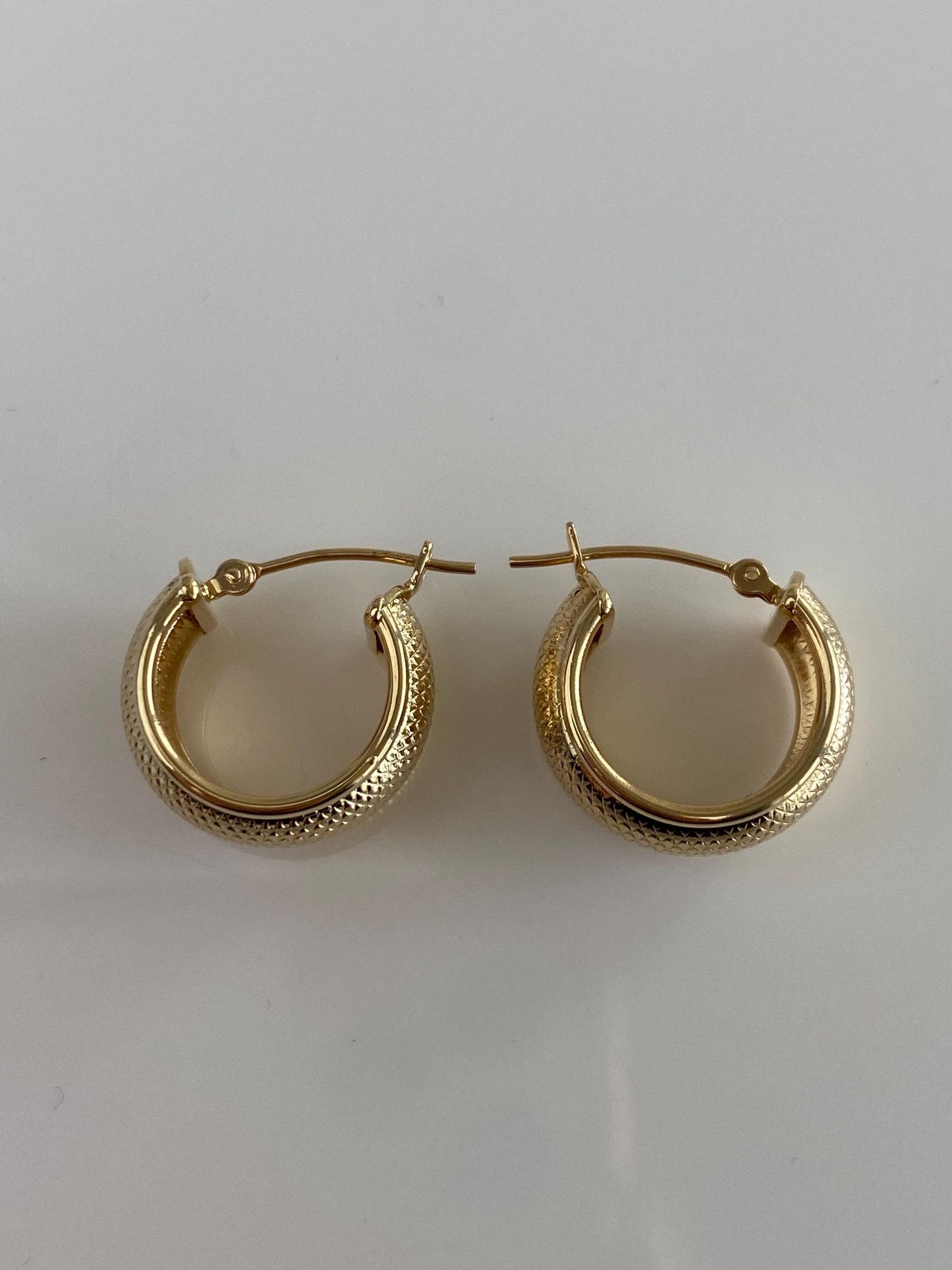 Vintage Solid 14k Yellow Gold Textured Hoop Earrings