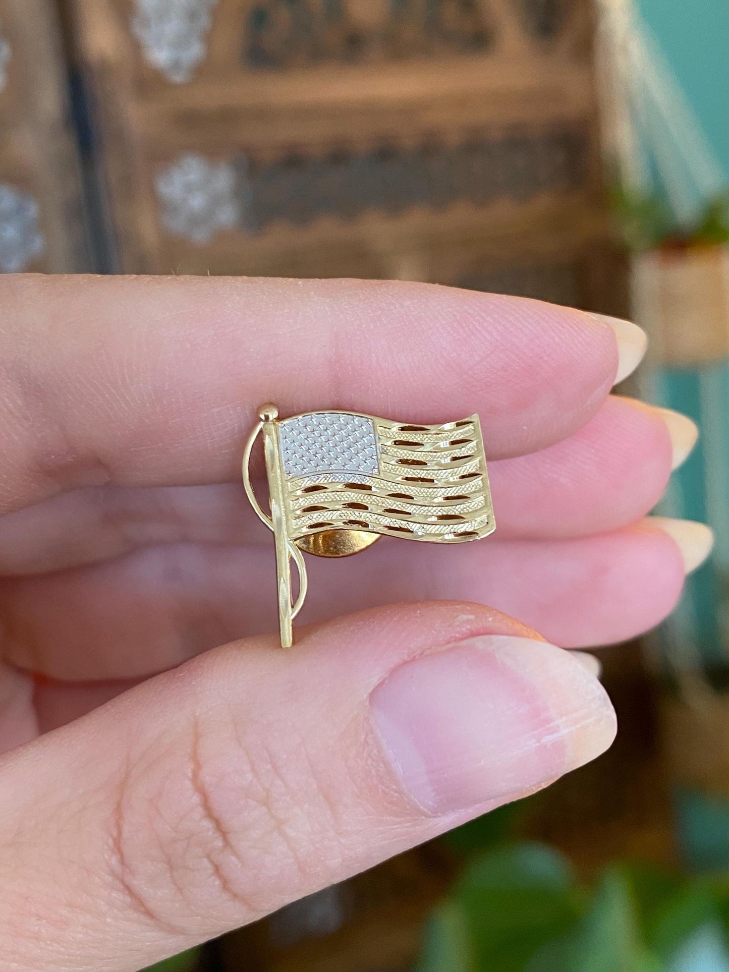Vintage Solid 14k White & Yellow Gold American Flag Pin