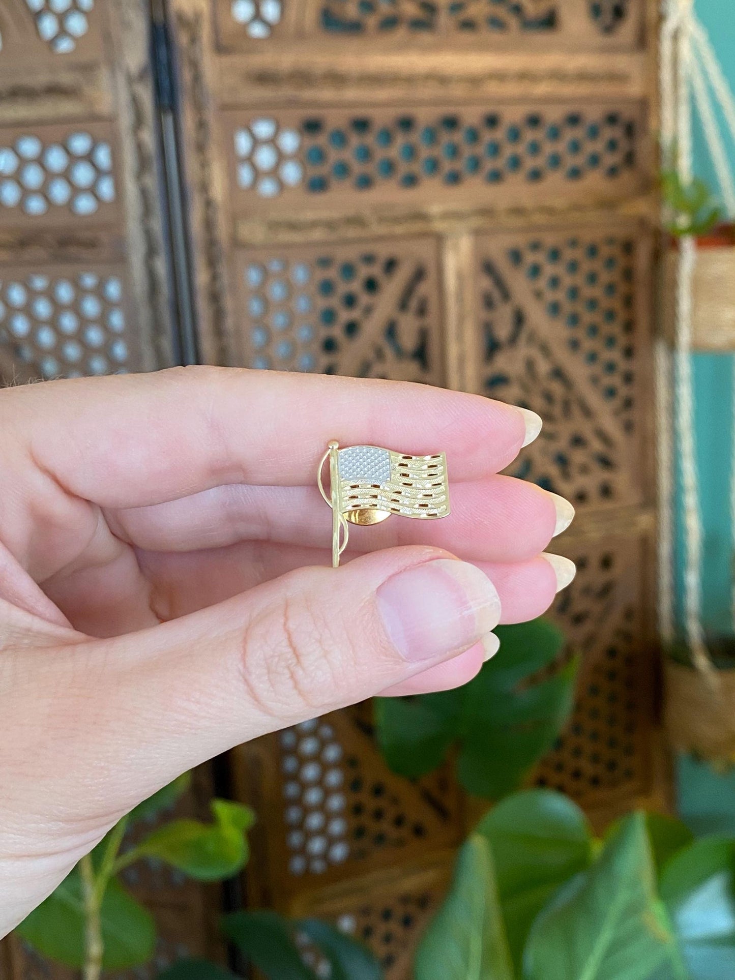 Vintage Solid 14k White & Yellow Gold American Flag Pin