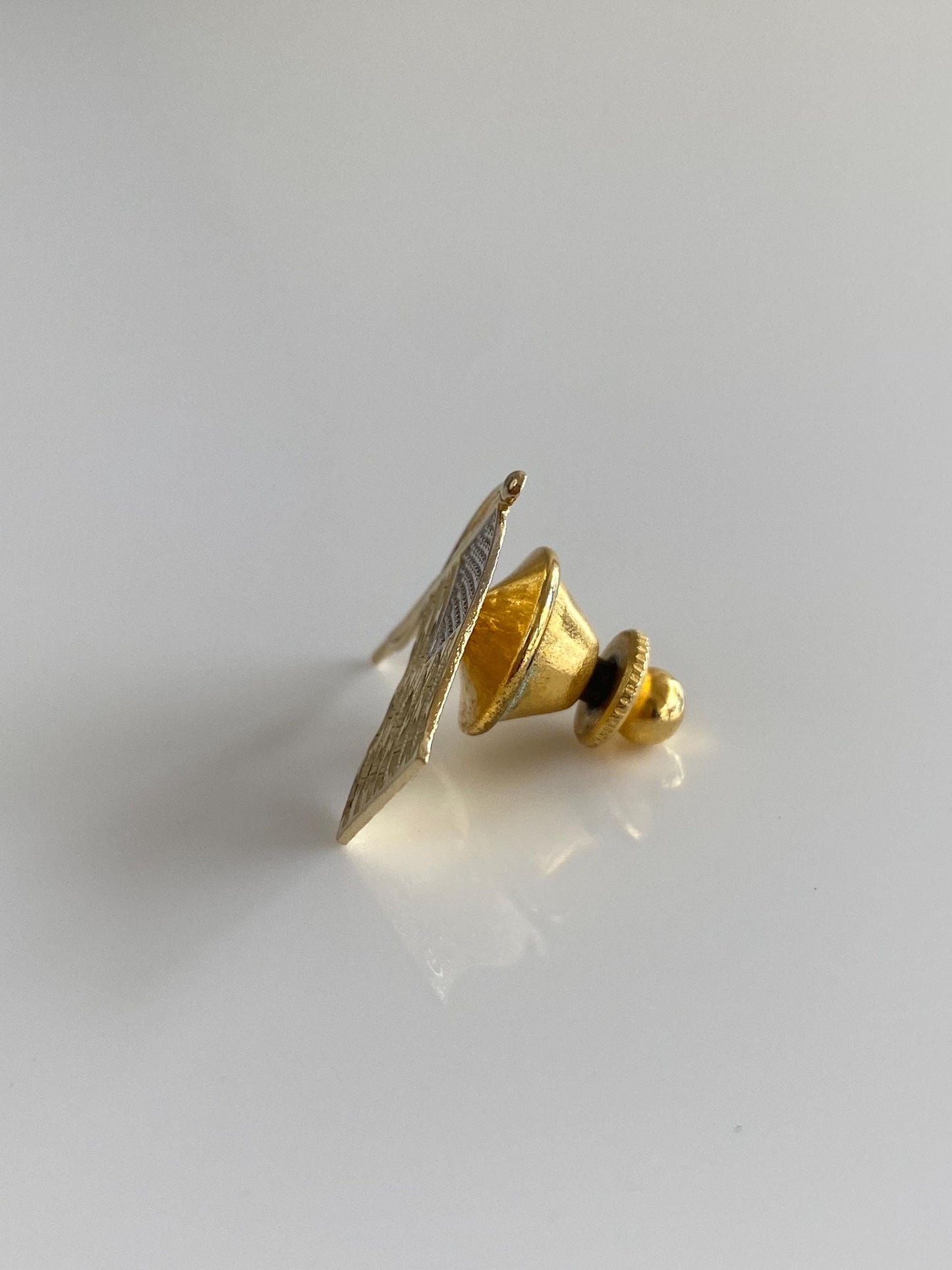 Vintage Solid 14k White & Yellow Gold American Flag Pin