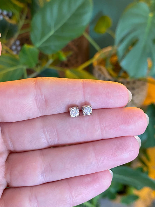 Vintage Solid 14k White Gold Diamond Stud Earrings