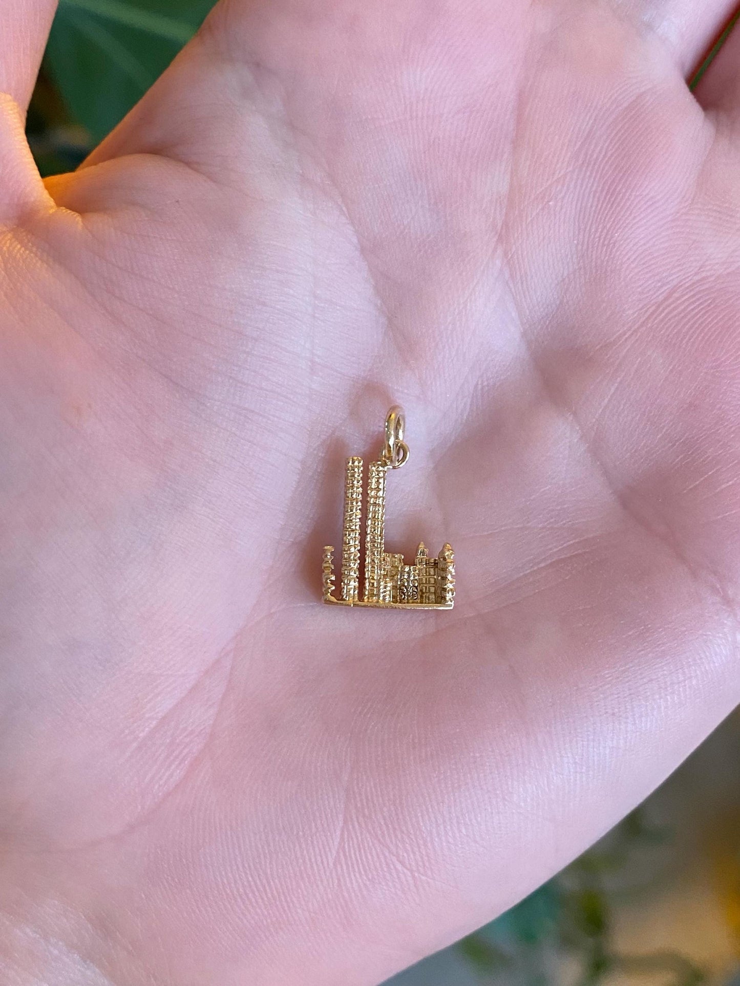 Vintage Solid 14k Yellow Gold New York Twin Towers Charm