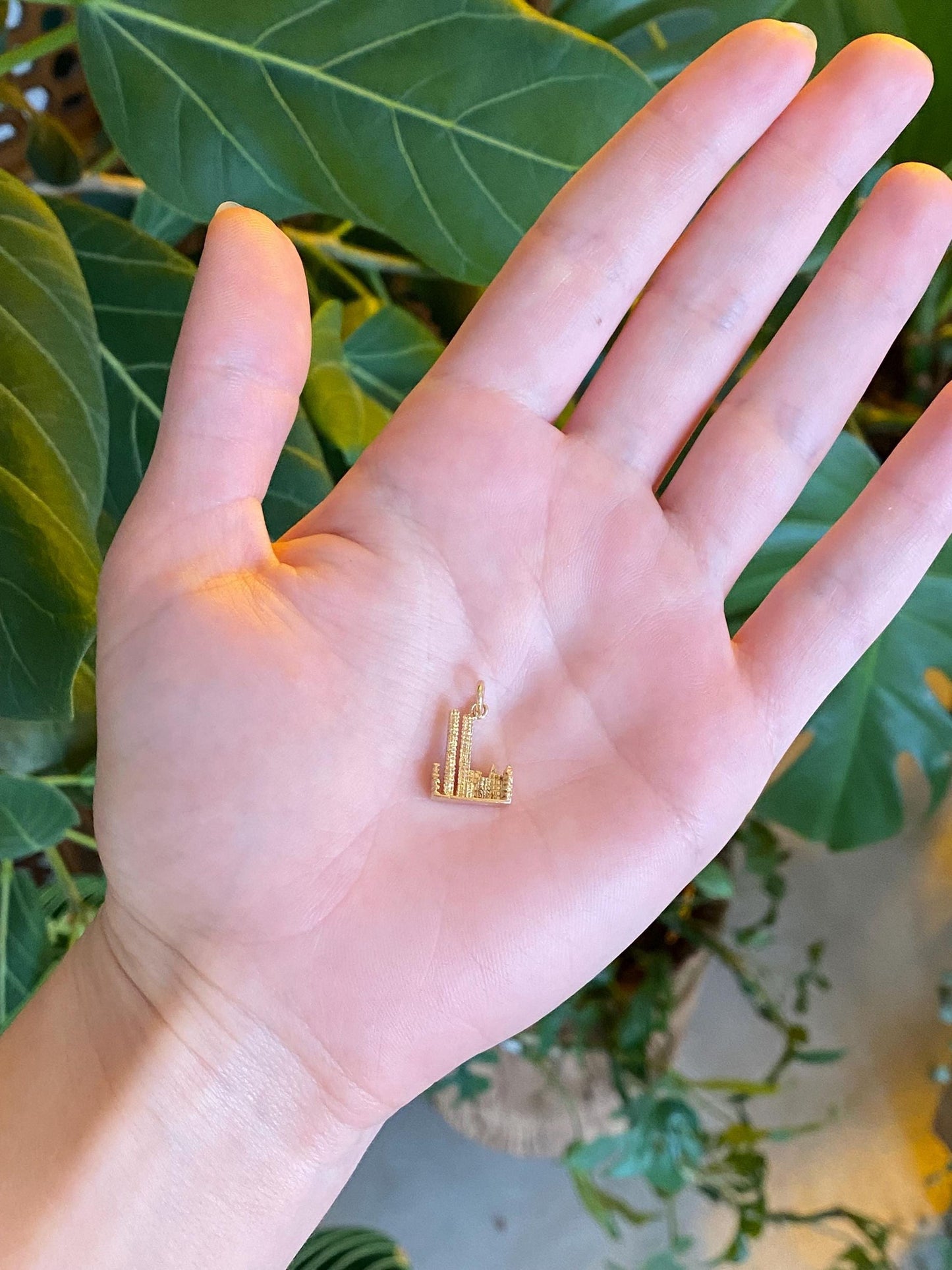 Vintage Solid 14k Yellow Gold New York Twin Towers Charm