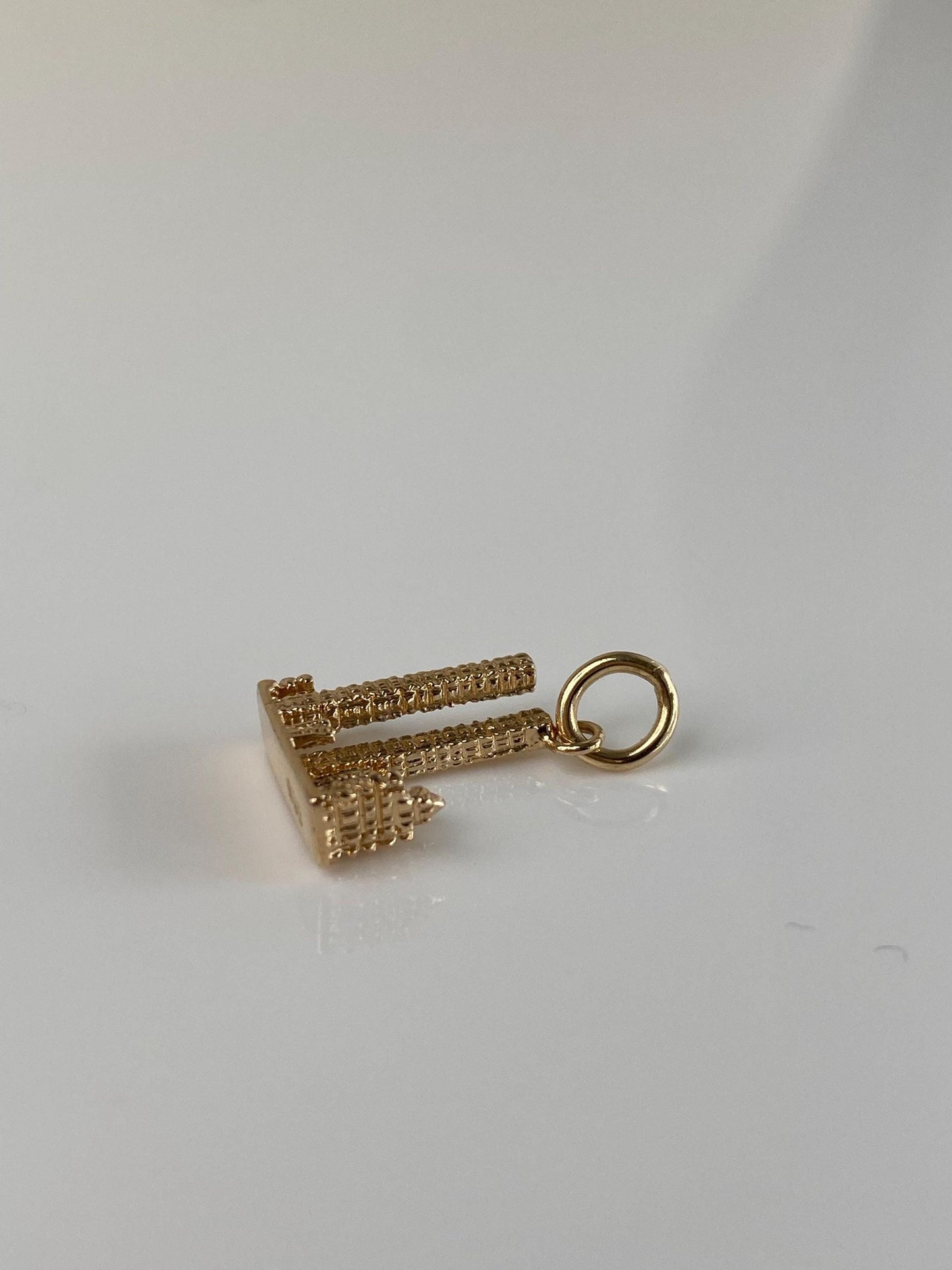 Vintage Solid 14k Yellow Gold New York Twin Towers Charm