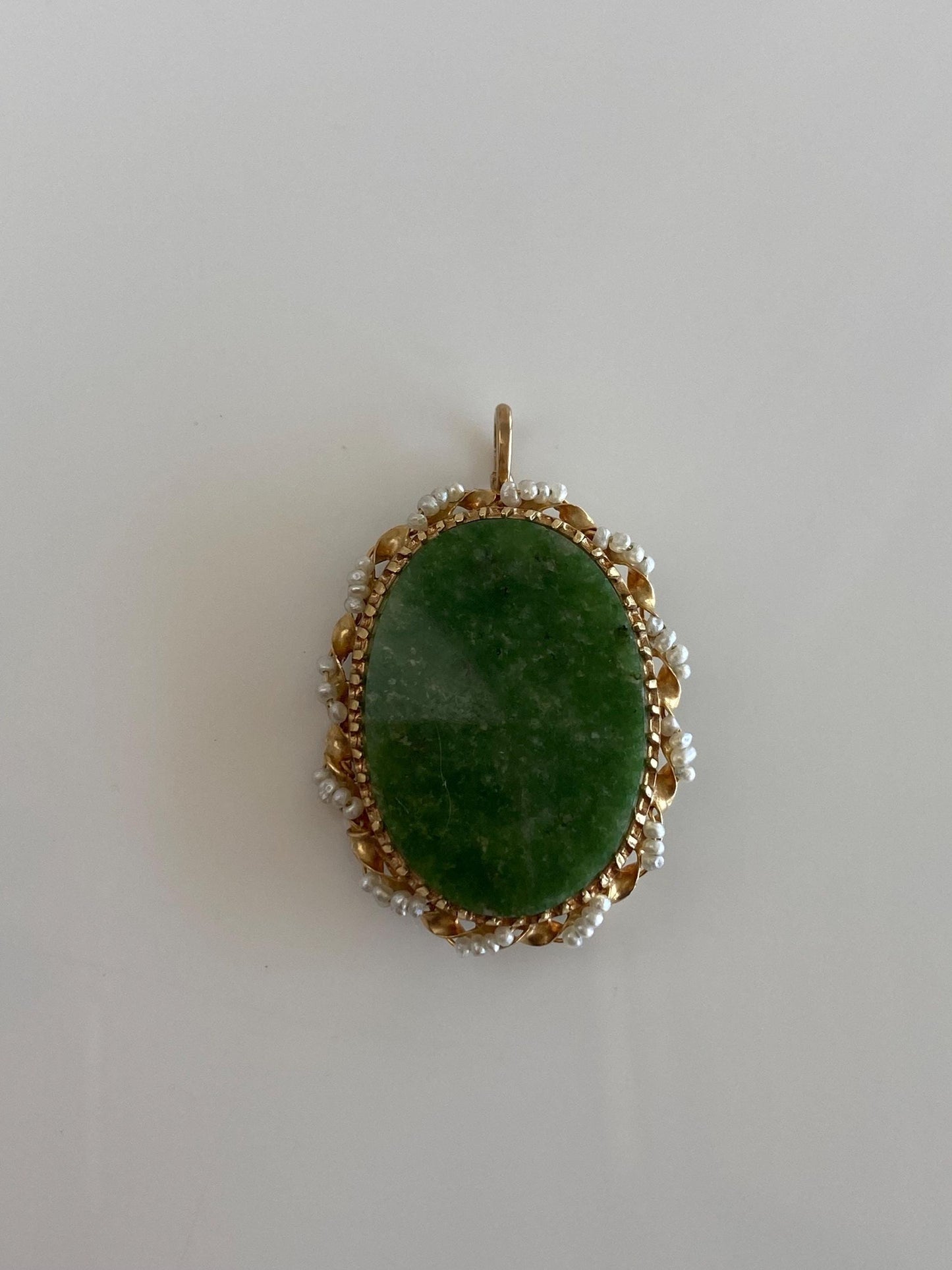 Vintage Solid 14k Yellow Gold Nephrite Seed Pearl Halo Brooch Pin Charm