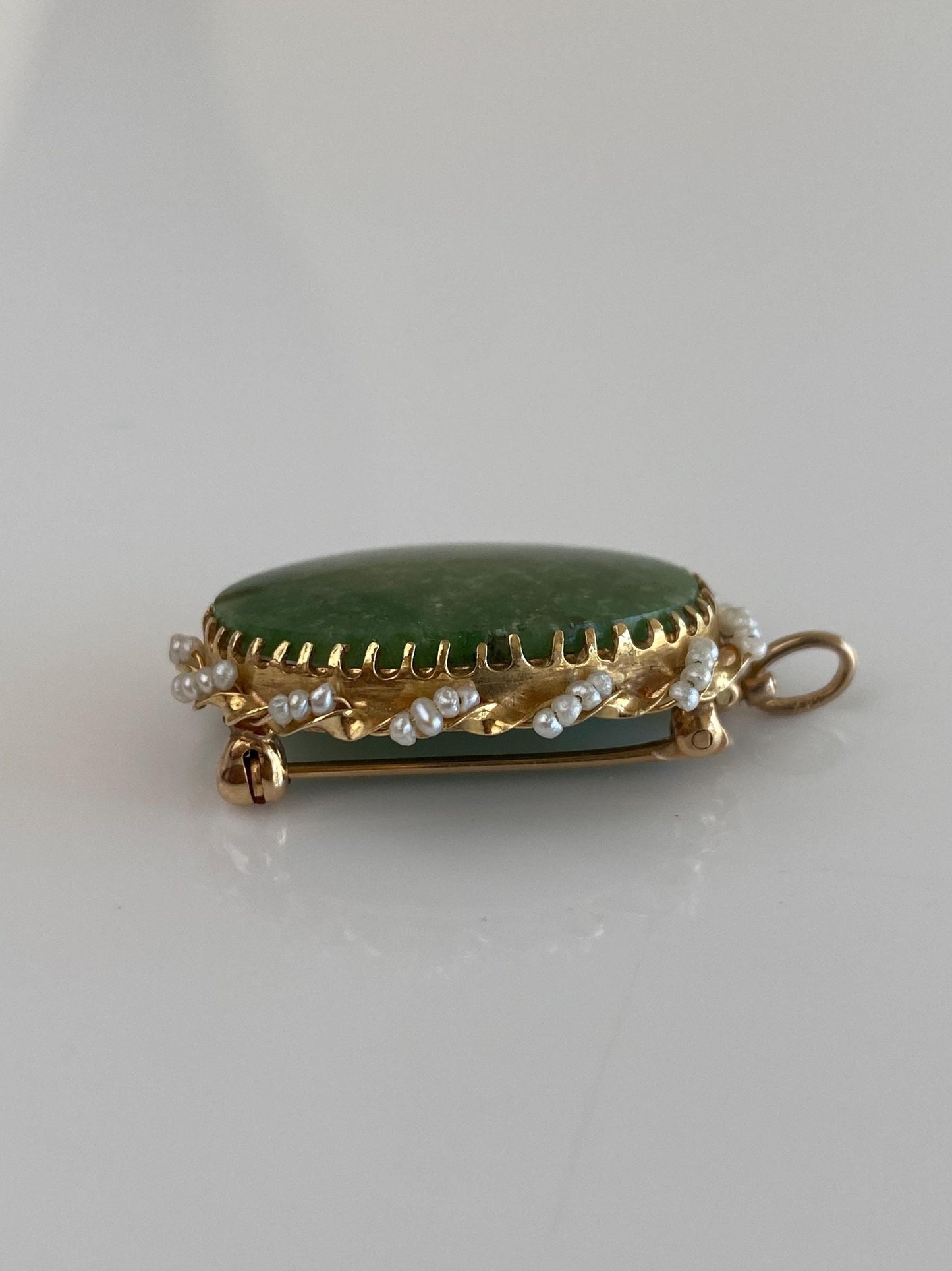 Vintage Solid 14k Yellow Gold Nephrite Seed Pearl Halo Brooch Pin Charm