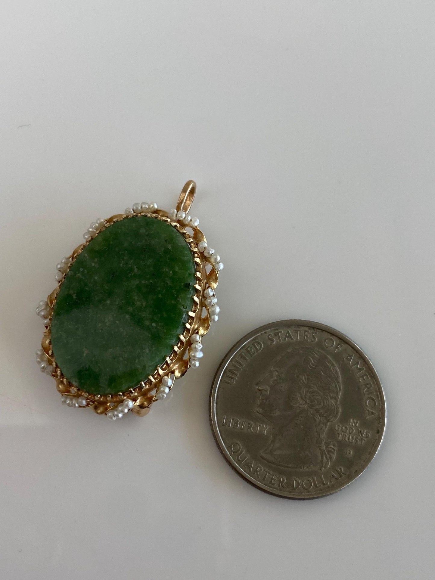Vintage Solid 14k Yellow Gold Nephrite Seed Pearl Halo Brooch Pin Charm