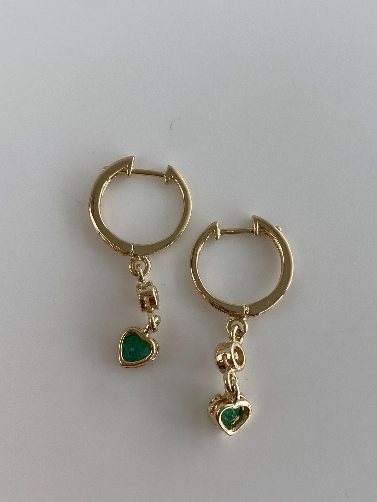 Vintage Solid 14k Yellow Gold Emerald Diamond Heart Dangle Hoop Earrings