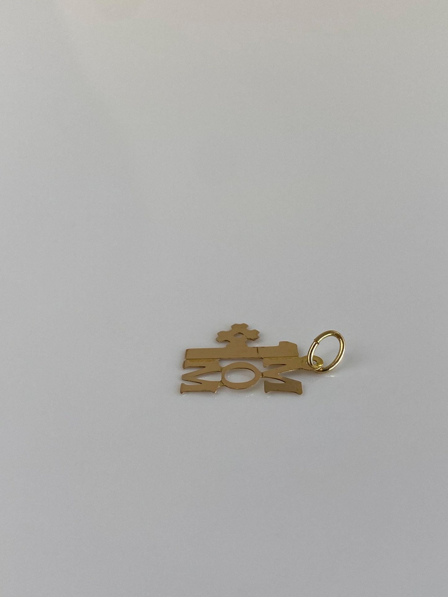 Vintage Solid 14k Yellow Gold #1 Mom Charm