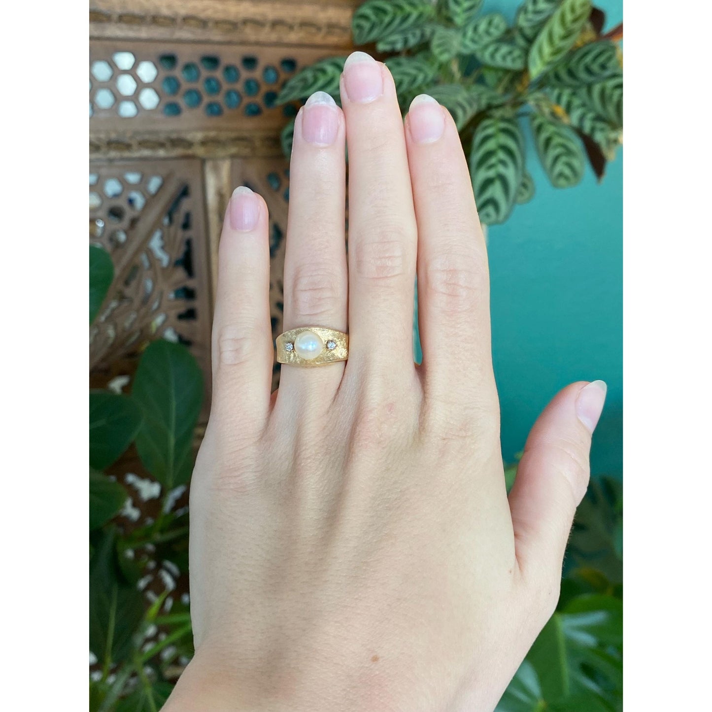 Vintage Solid 14k Yellow Gold Diamond Pearl Crosshatch Ring Band - Size 5.25