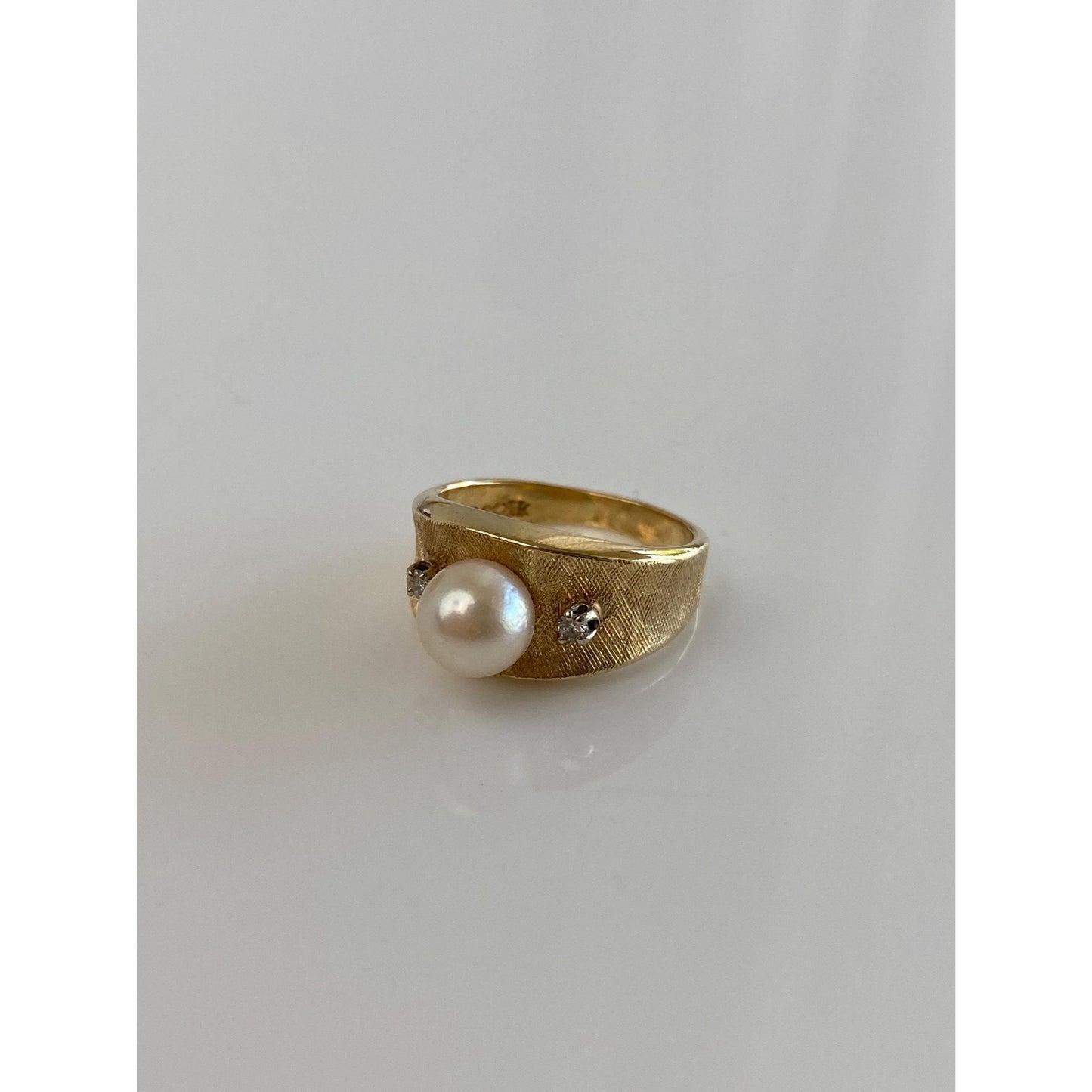 Vintage Solid 14k Yellow Gold Diamond Pearl Crosshatch Ring Band - Size 5.25