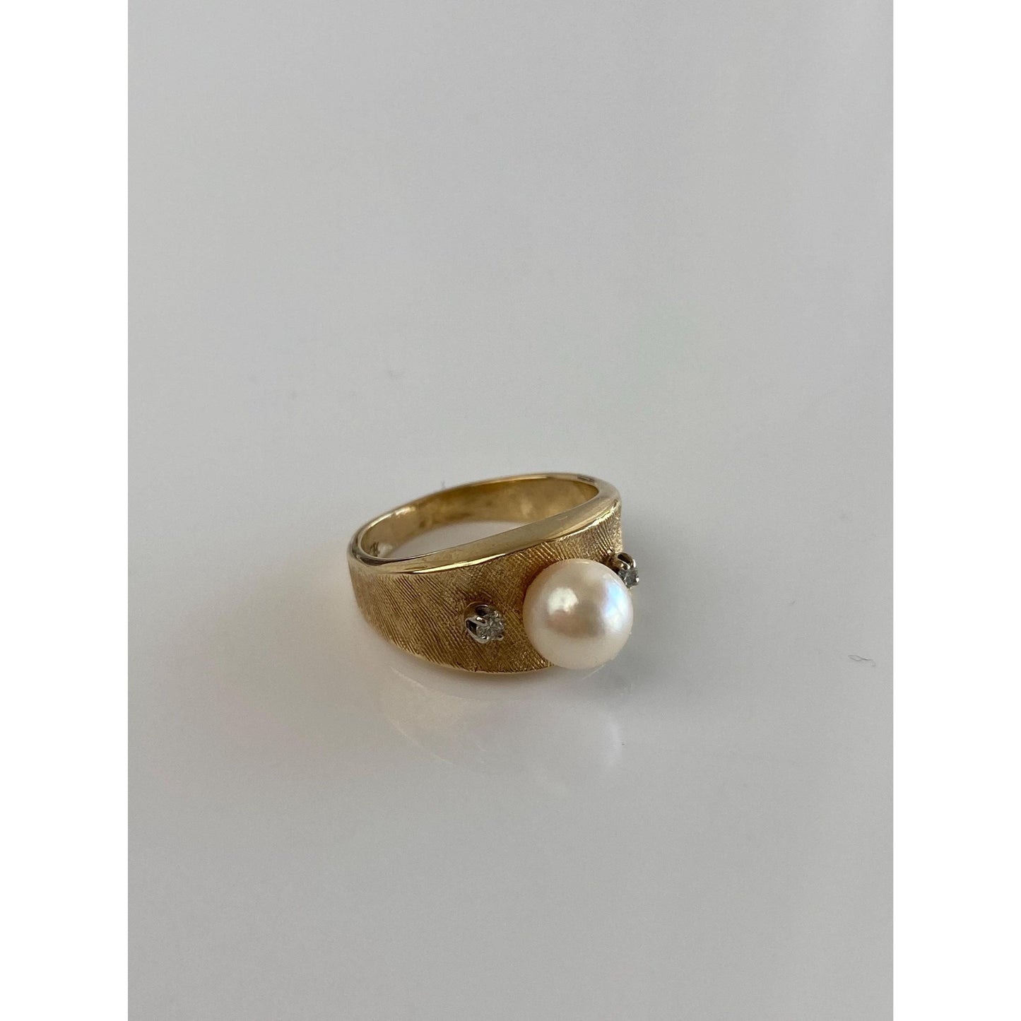 Vintage Solid 14k Yellow Gold Diamond Pearl Crosshatch Ring Band - Size 5.25