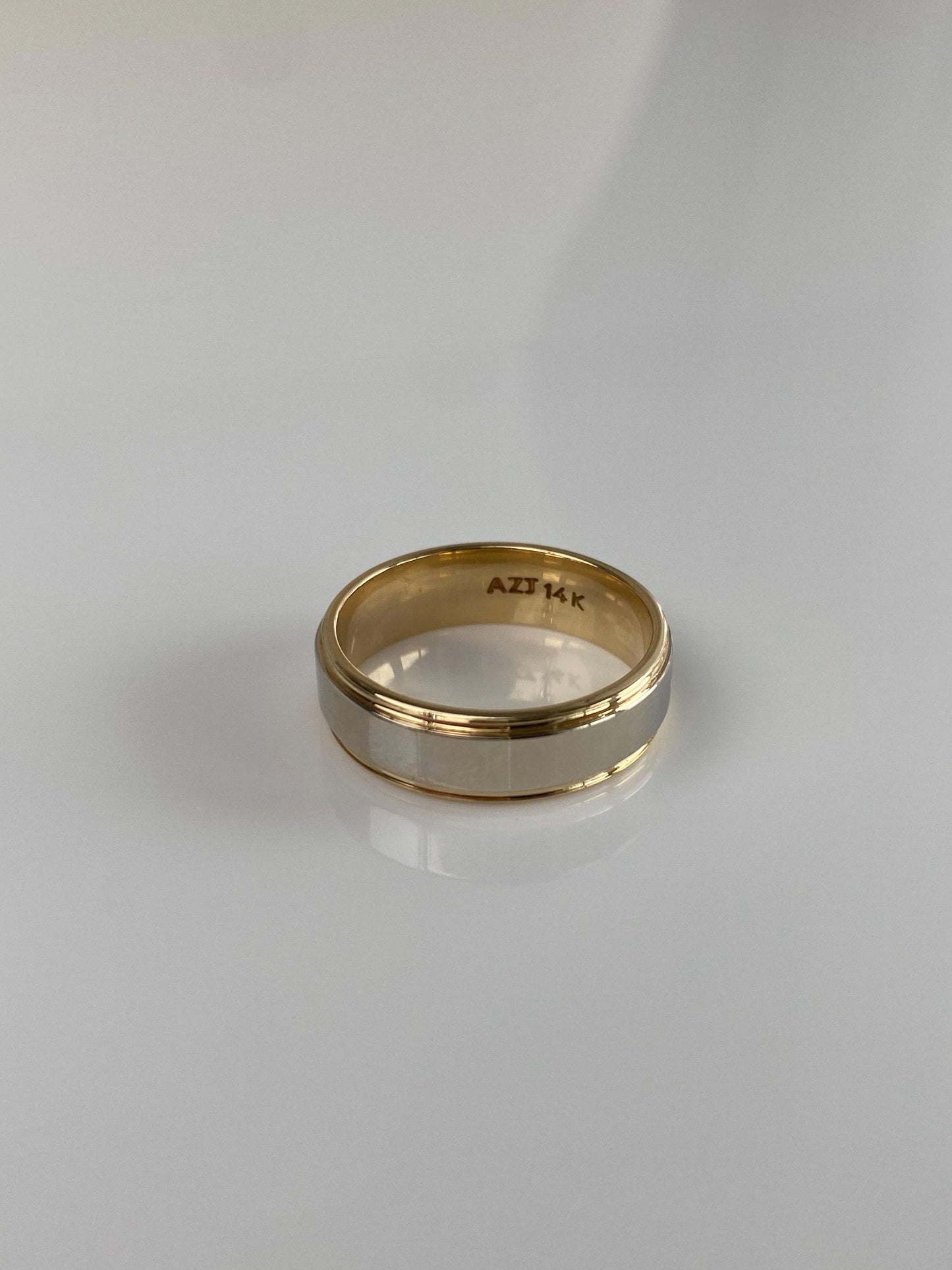 Vintage Solid 14k White & Yellow Gold Ring Band - Size 6