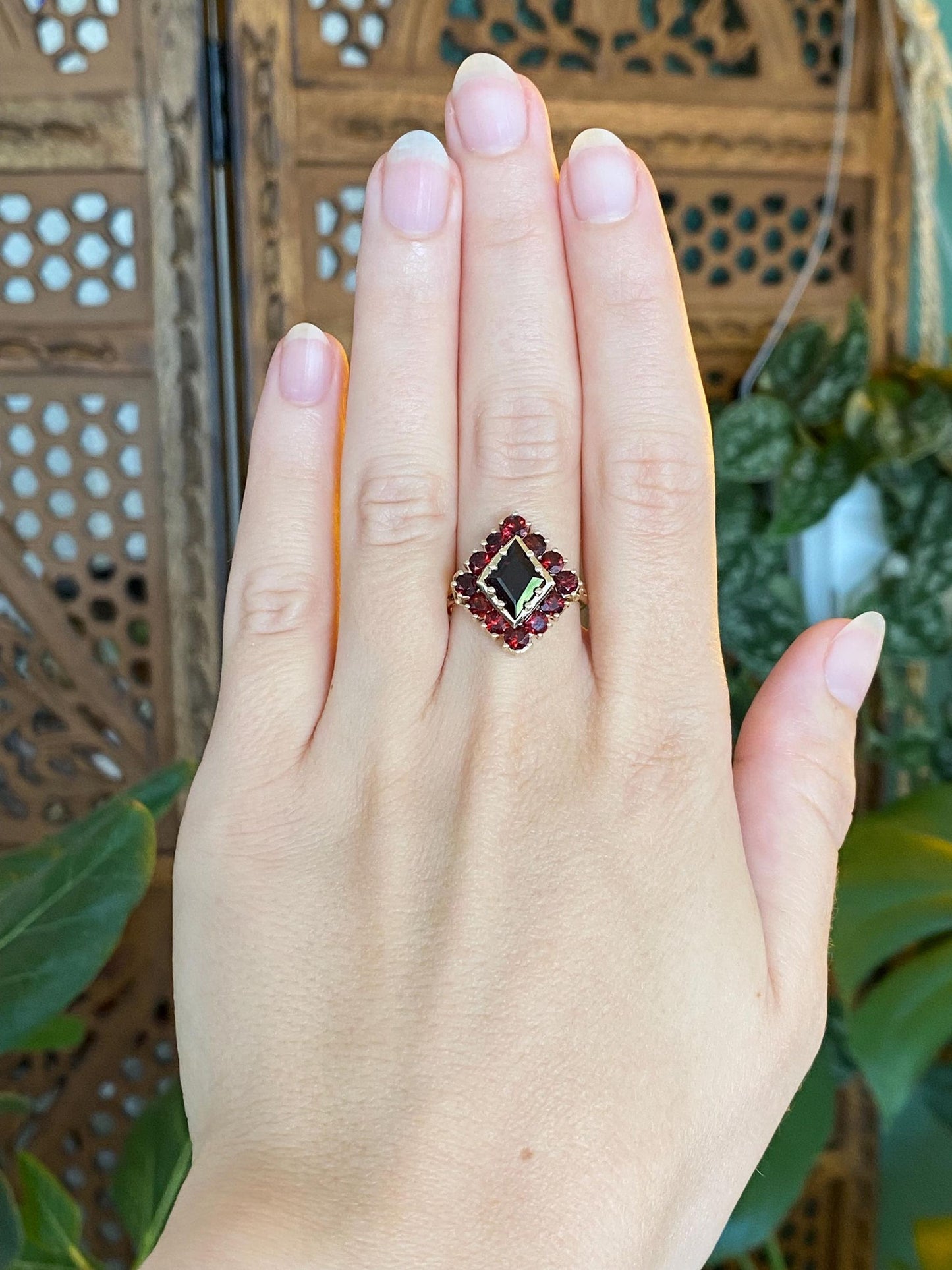 Vintage Solid 10k Yellow Gold Red Cubic Zirconia Halo Garnet Ring - Size 8