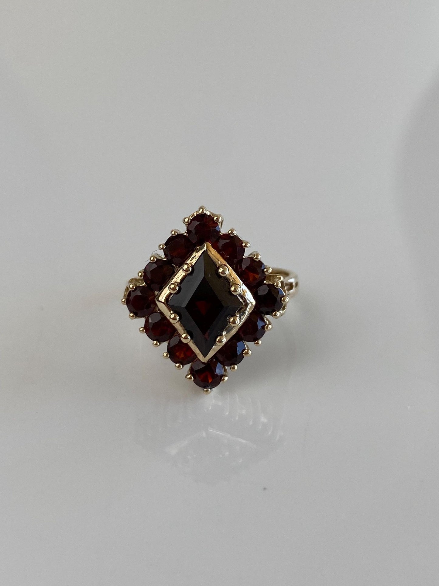 Vintage Solid 10k Yellow Gold Red Cubic Zirconia Halo Garnet Ring - Size 8