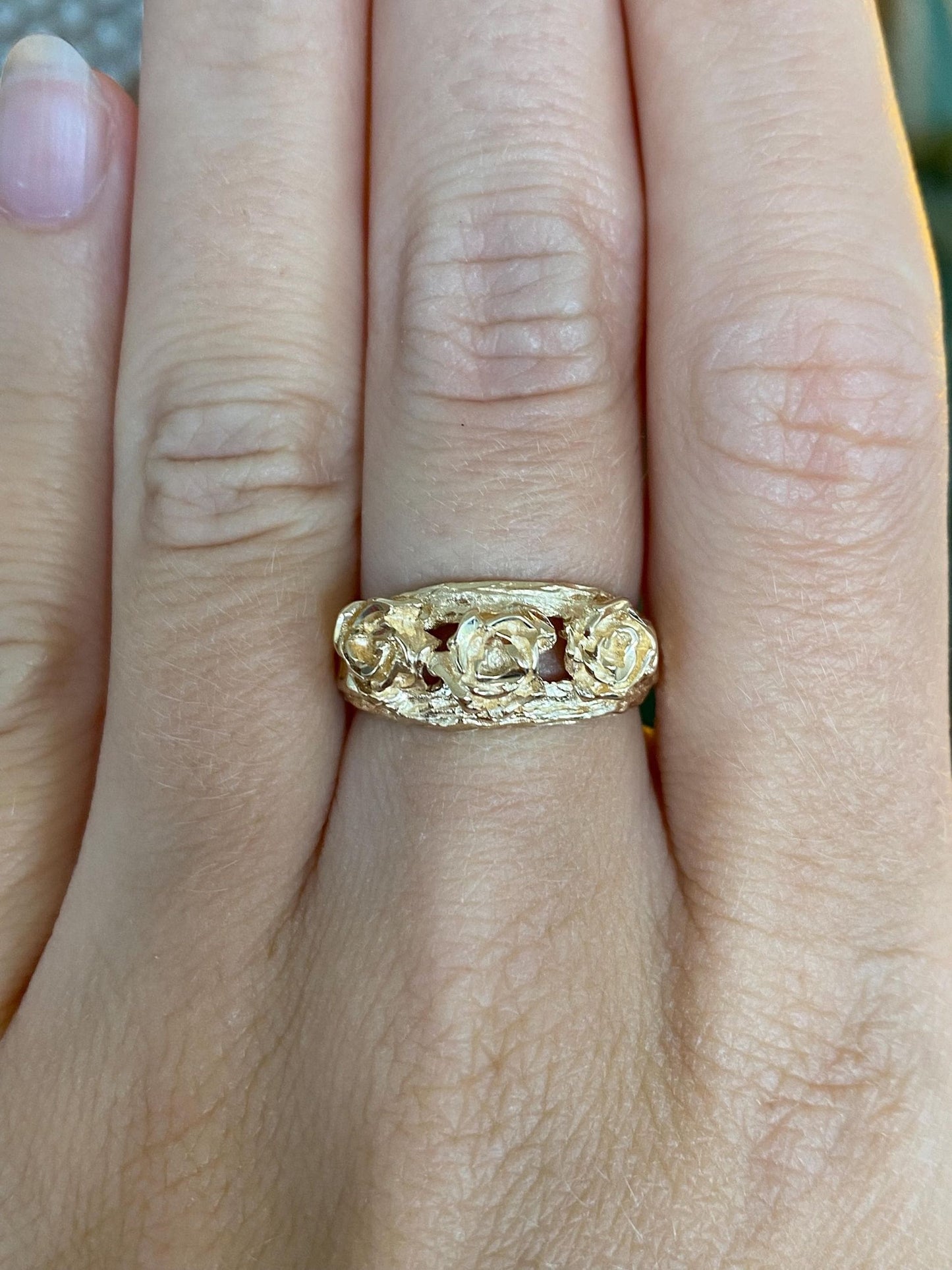 Vintage Solid 14k Yellow Gold Roses Ring - Size 6