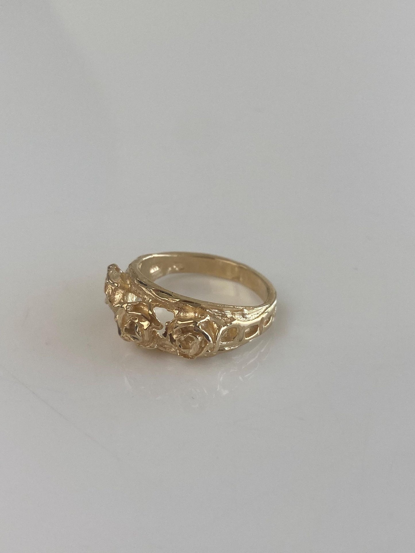 Vintage Solid 14k Yellow Gold Roses Ring - Size 6