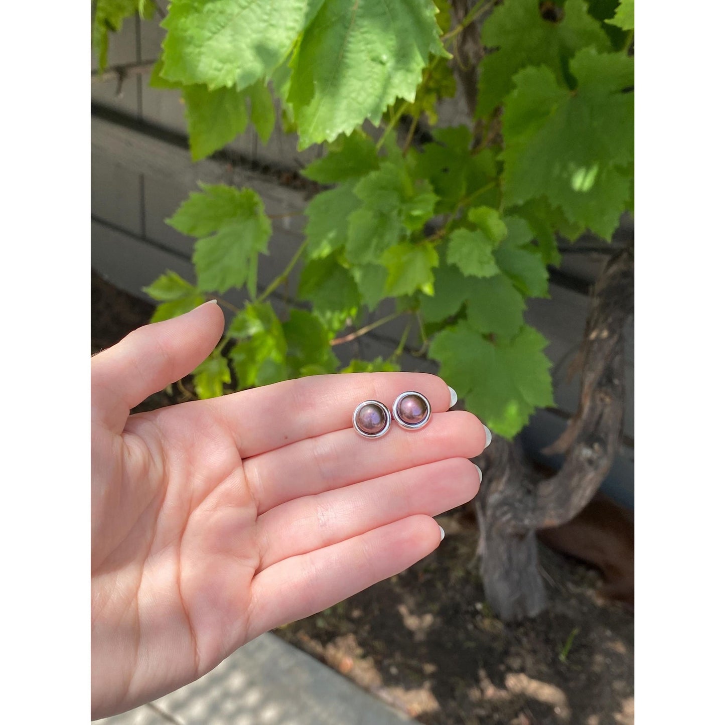 Vintage Solid 14k White Gold Purple Peacock Pearl Stud Earrings