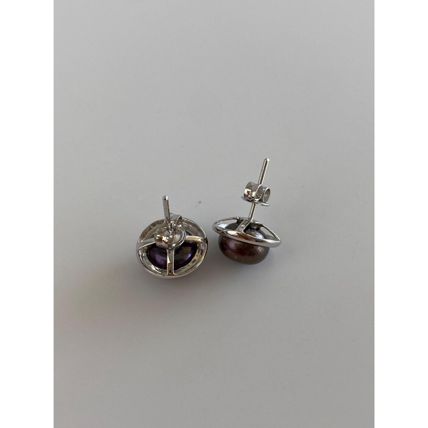 Vintage Solid 14k White Gold Purple Peacock Pearl Stud Earrings
