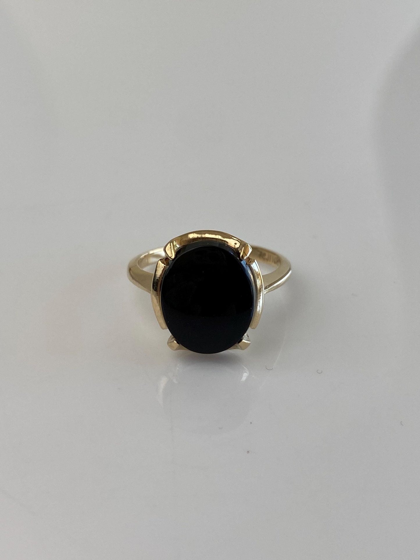 Vintage Solid 10k Yellow Gold Black Onyx Ring - Size 6
