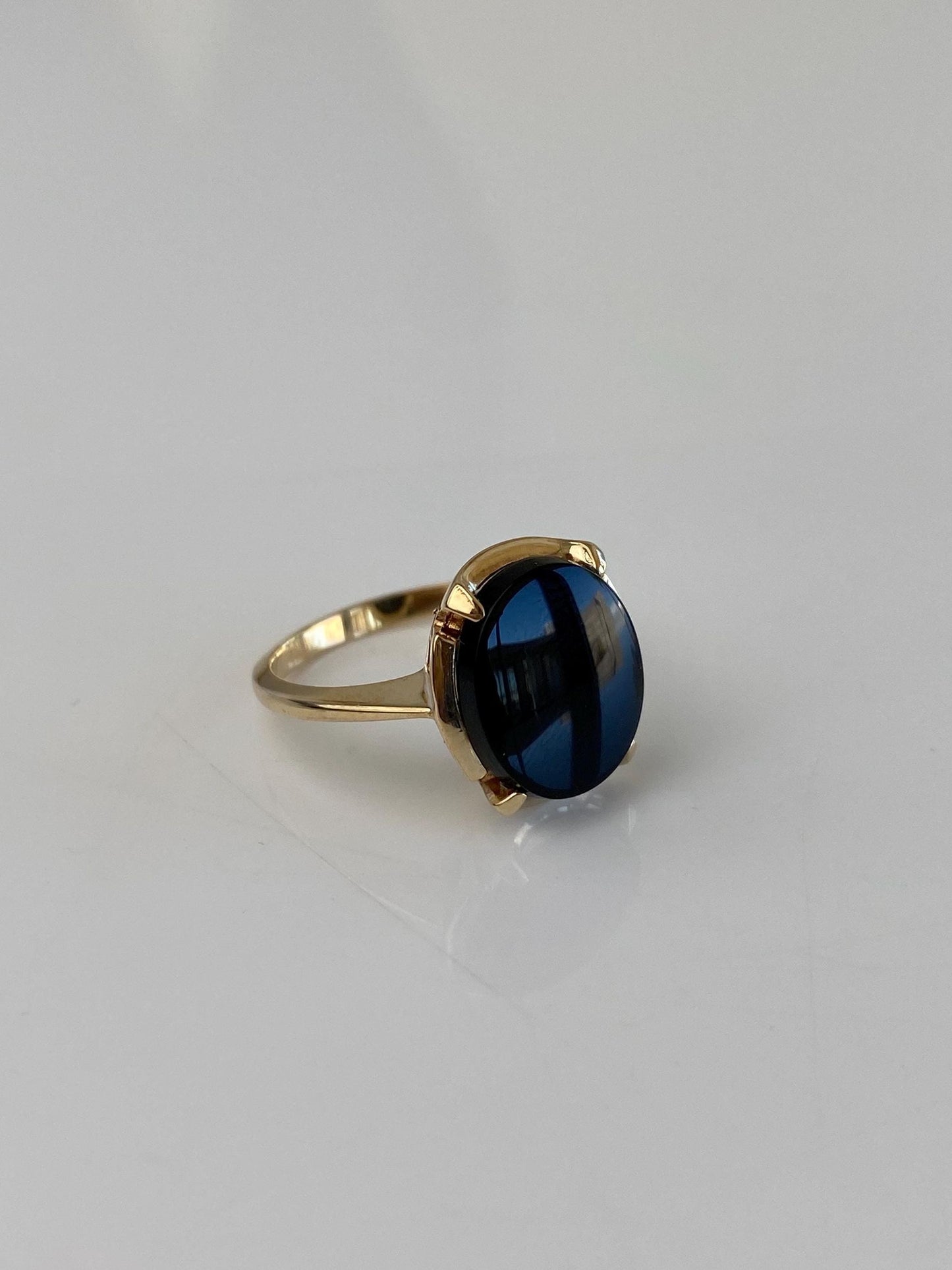 Vintage Solid 10k Yellow Gold Black Onyx Ring - Size 6
