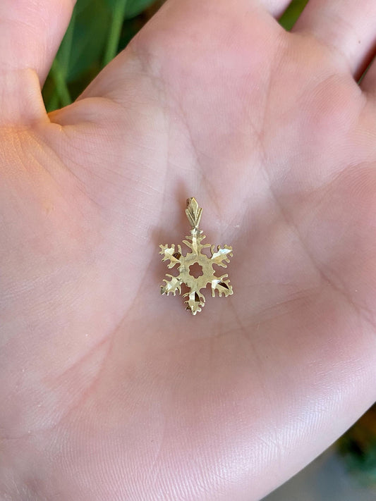 Vintage Solid 14k Yellow Gold Diamond Cut Snowflake Charm